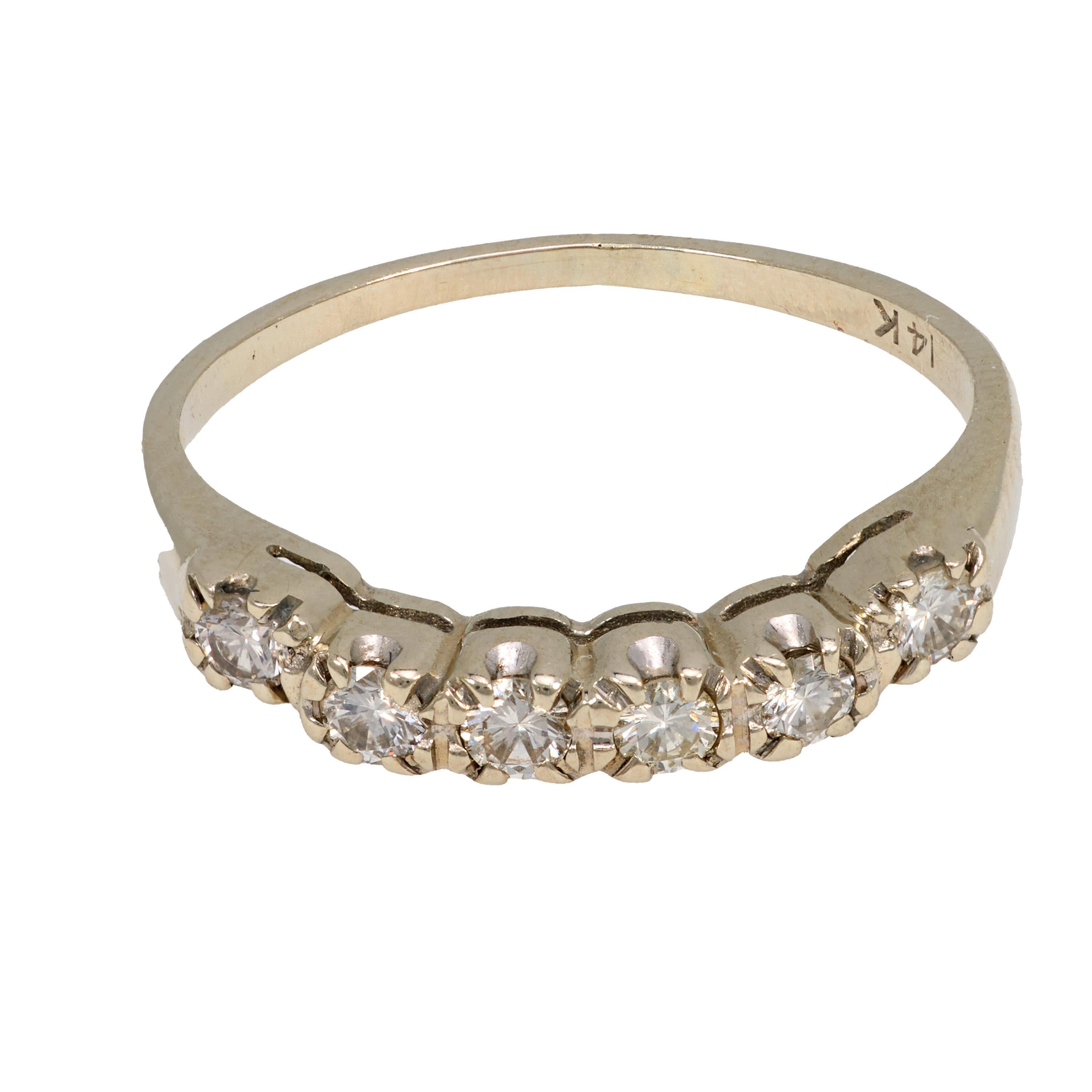Mid Century diamond 14k white gold wedding band en Bueno estado para la venta en Beverly Hills, CA