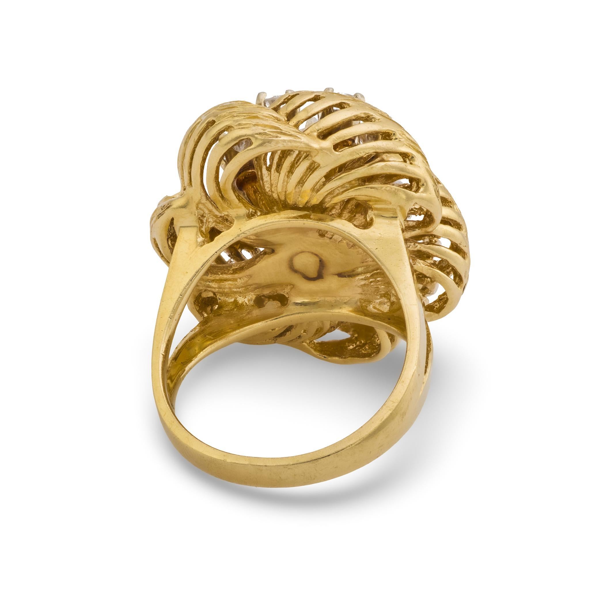 Bague de cocktail en or jaune 14k avec diamant du milieu du siècle Pour femmes en vente