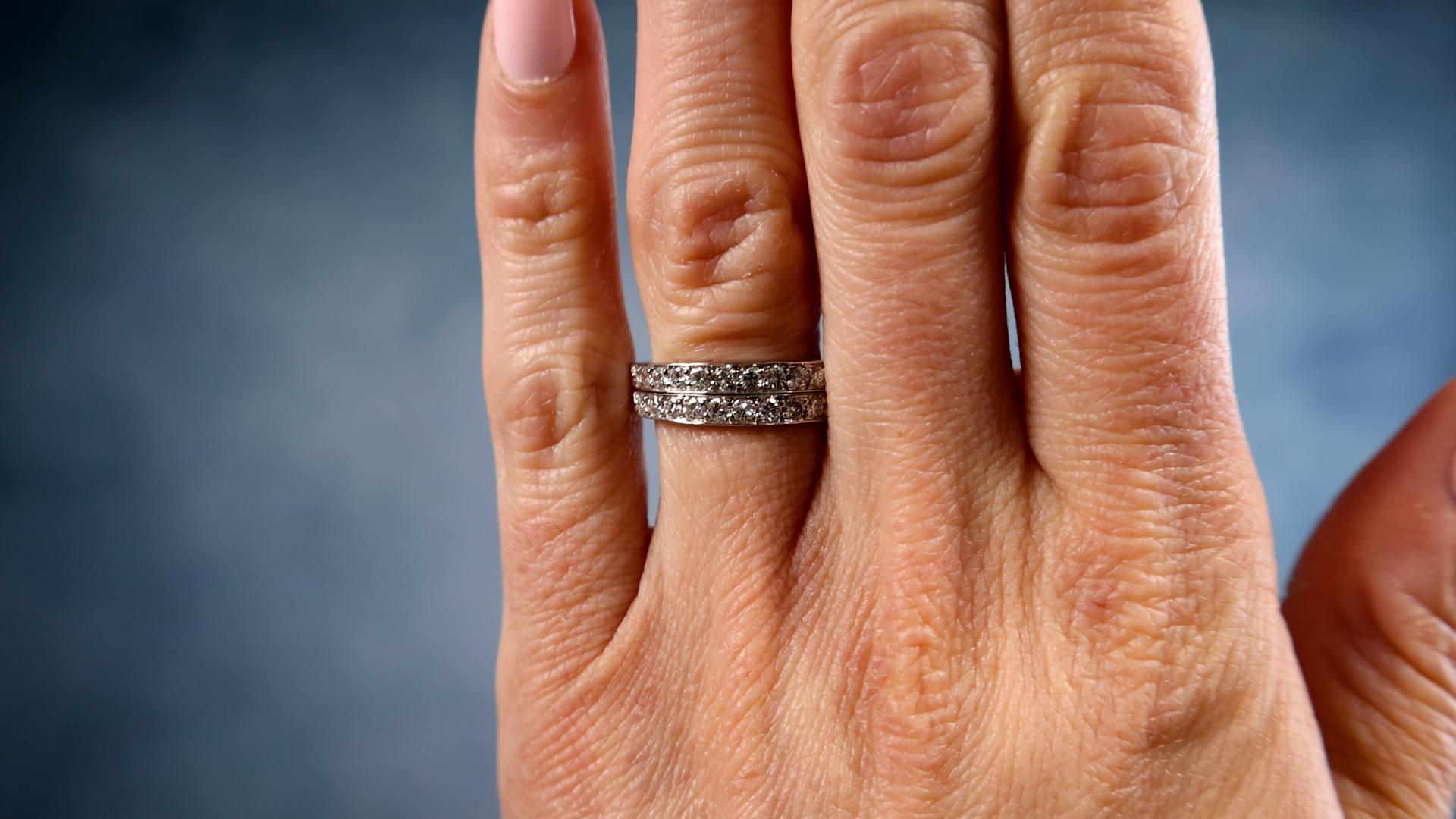 Brilliant Cut Mid-Century Diamond 18k White Gold Band Ring Set For Sale