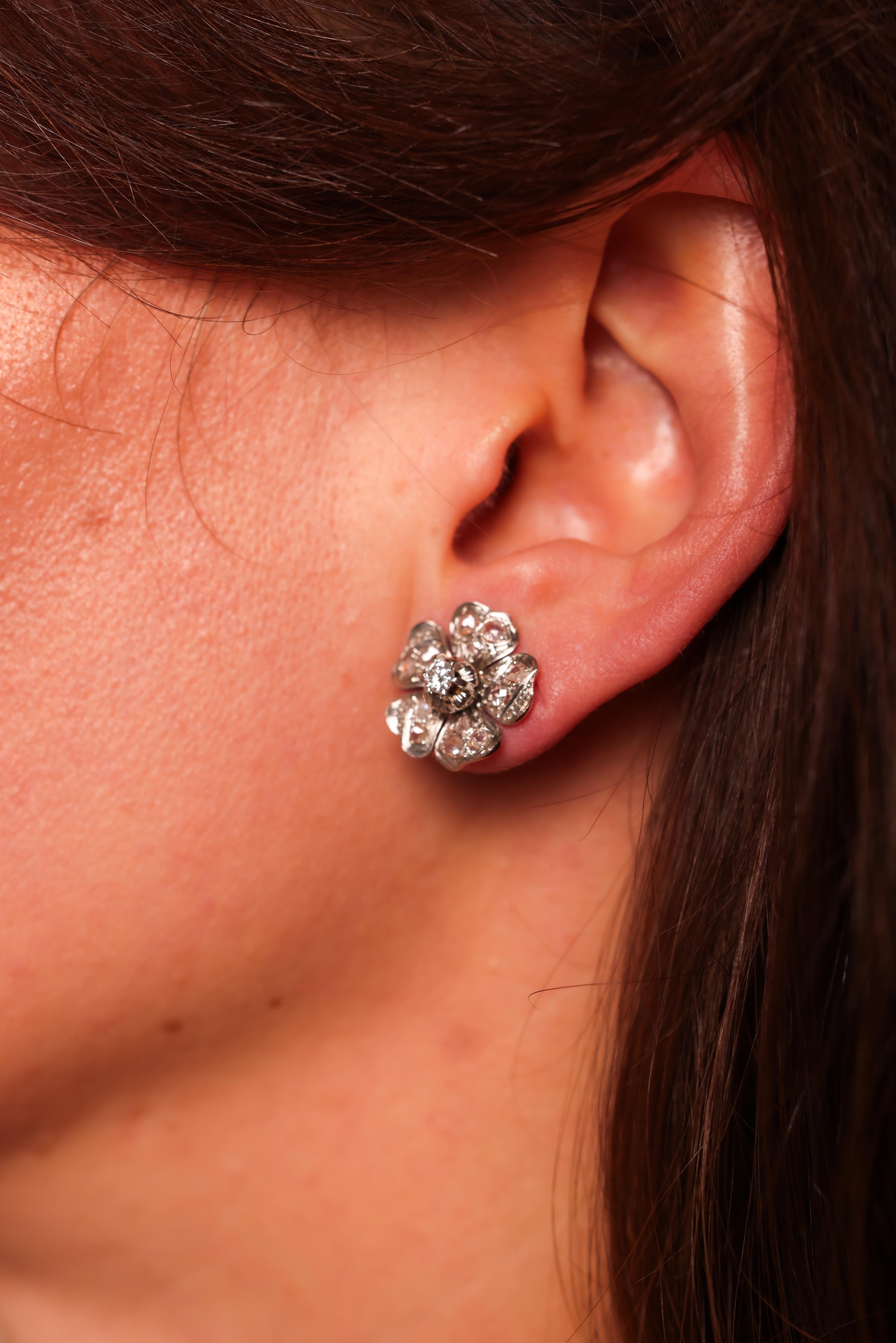 Mid-Century Diamond 18K Yellow White Gold Flower Studs In Excellent Condition For Sale In Beverly Hills, CA