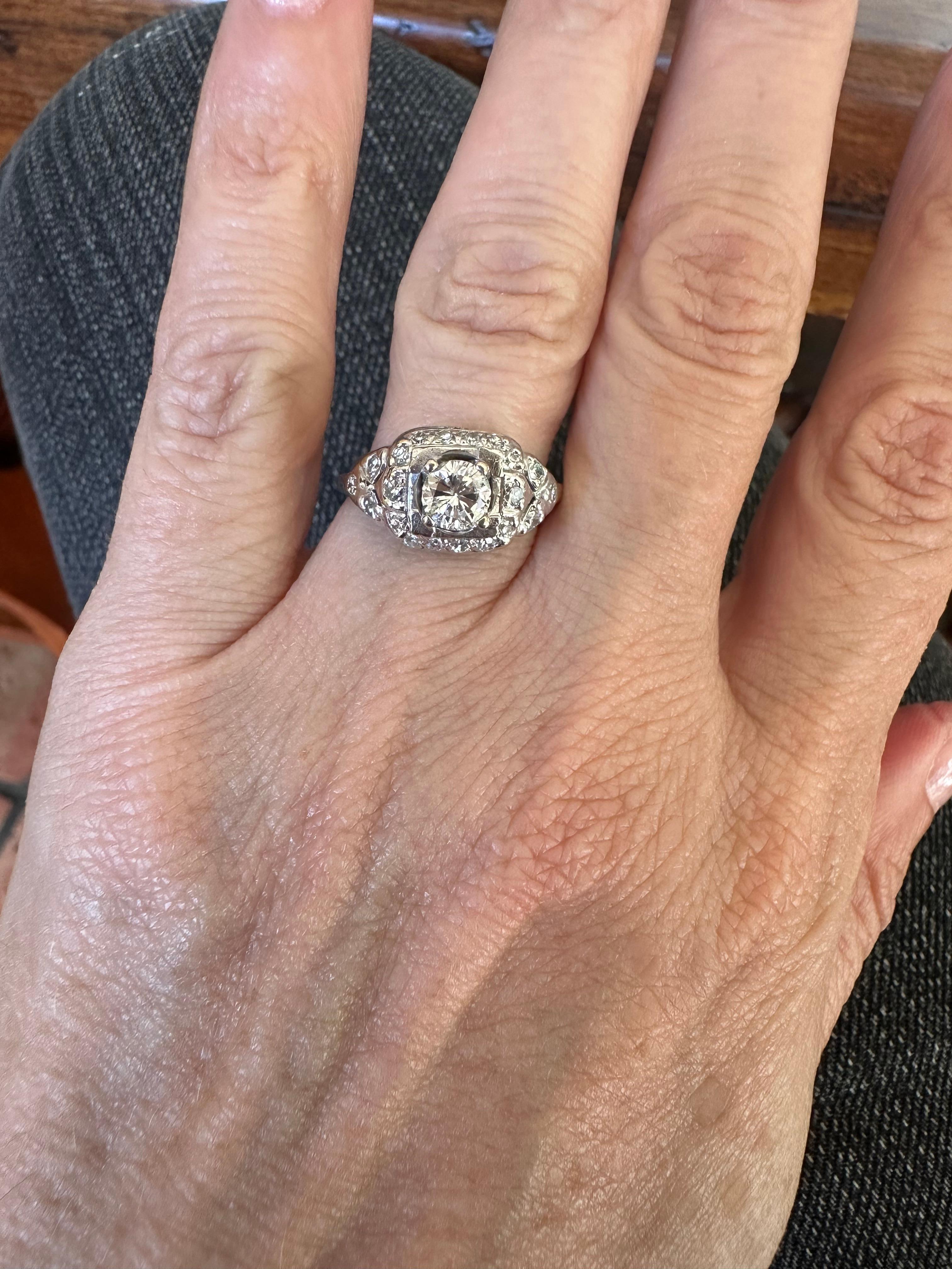Verlobungsring aus Diamant und Platin aus der Mitte des Jahrhunderts im Angebot 1