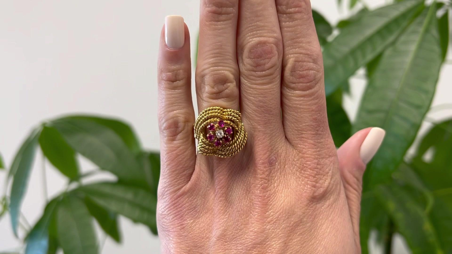 Cocktailring aus 18 Karat Gelbgold mit Diamanten und Rubinen mit Seil (Brillantschliff)