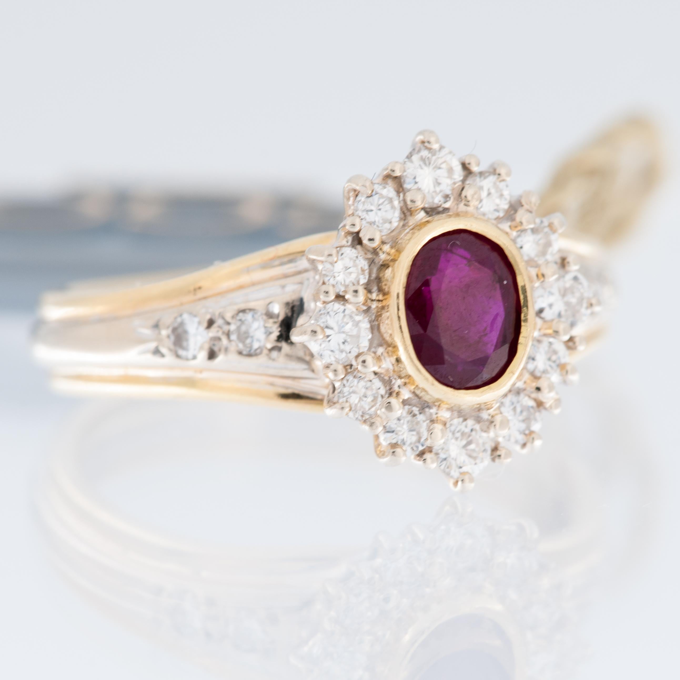 Mid Century Diamond and Ruby 18 karat Yellow and White Gold Ring In Good Condition For Sale In Esch sur Alzette, Esch-sur-Alzette