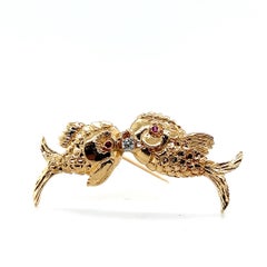 Mid-Century Diamond and Synthetic Ruby 14K Yellow Gold Kissing Fish Brooch 1960s