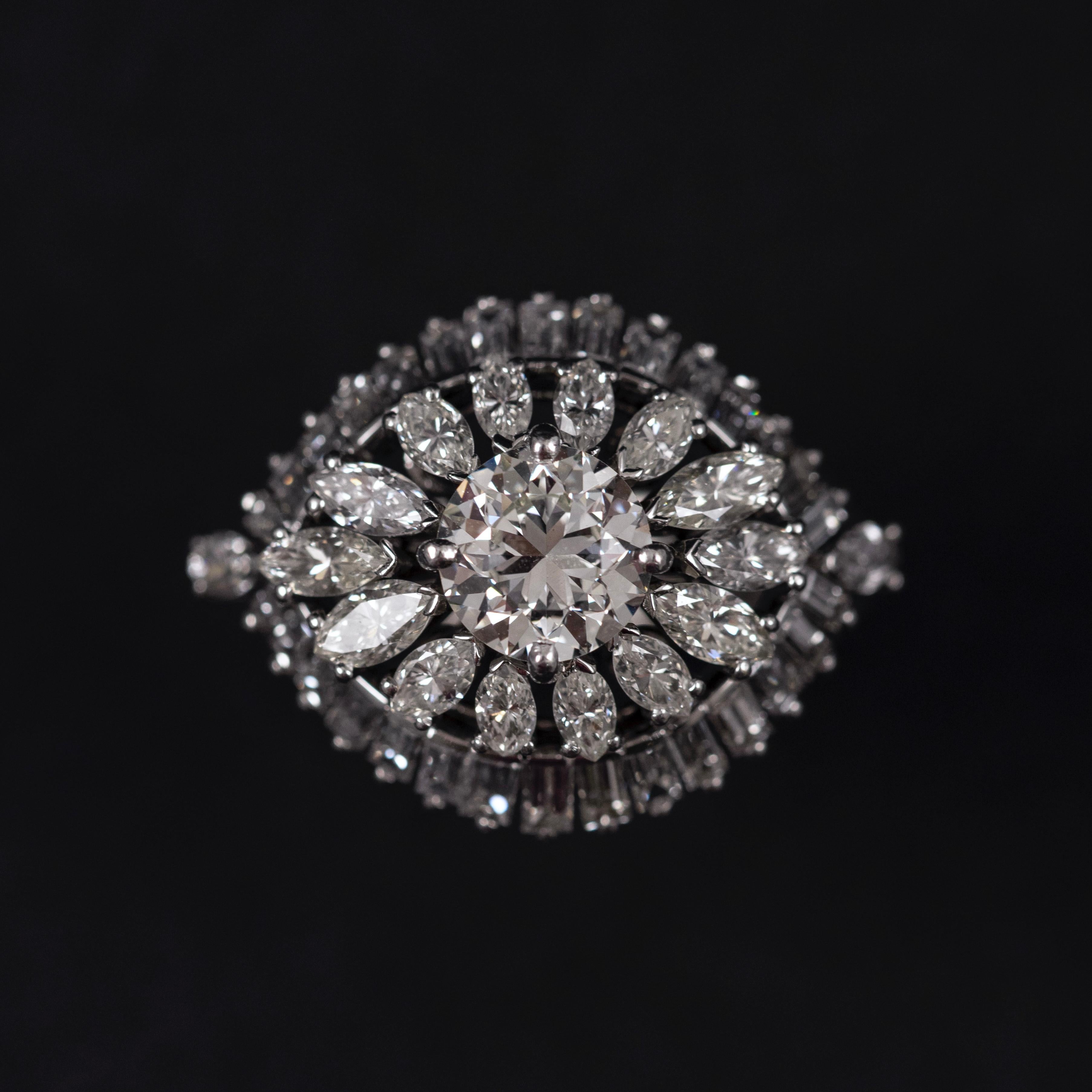 Bague de cocktail Ballerina à diamants en platine du milieu du siècle, années 1950-1960 en vente 3