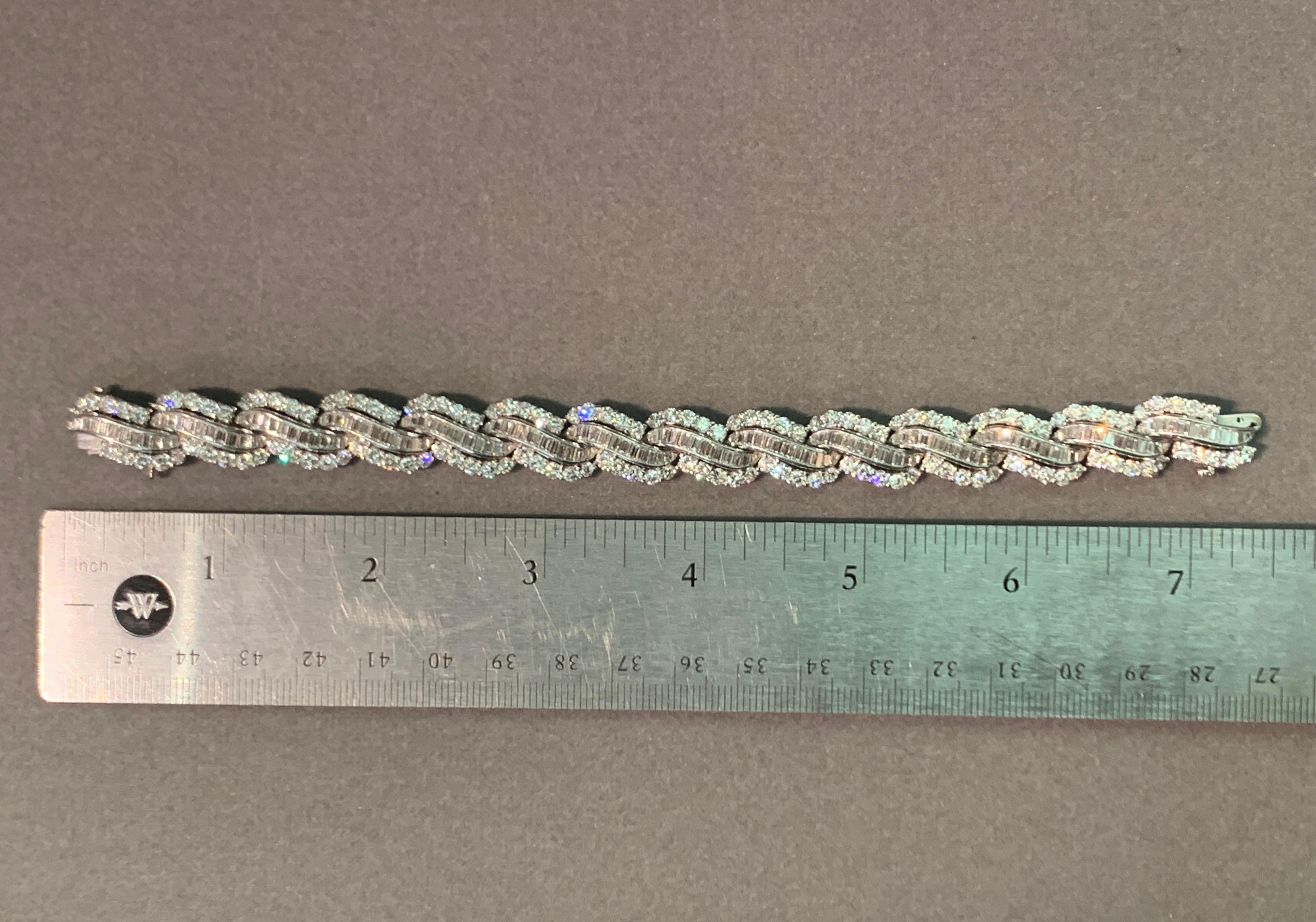 Mid Century Diamond Bracelet  In Excellent Condition For Sale In New York, NY