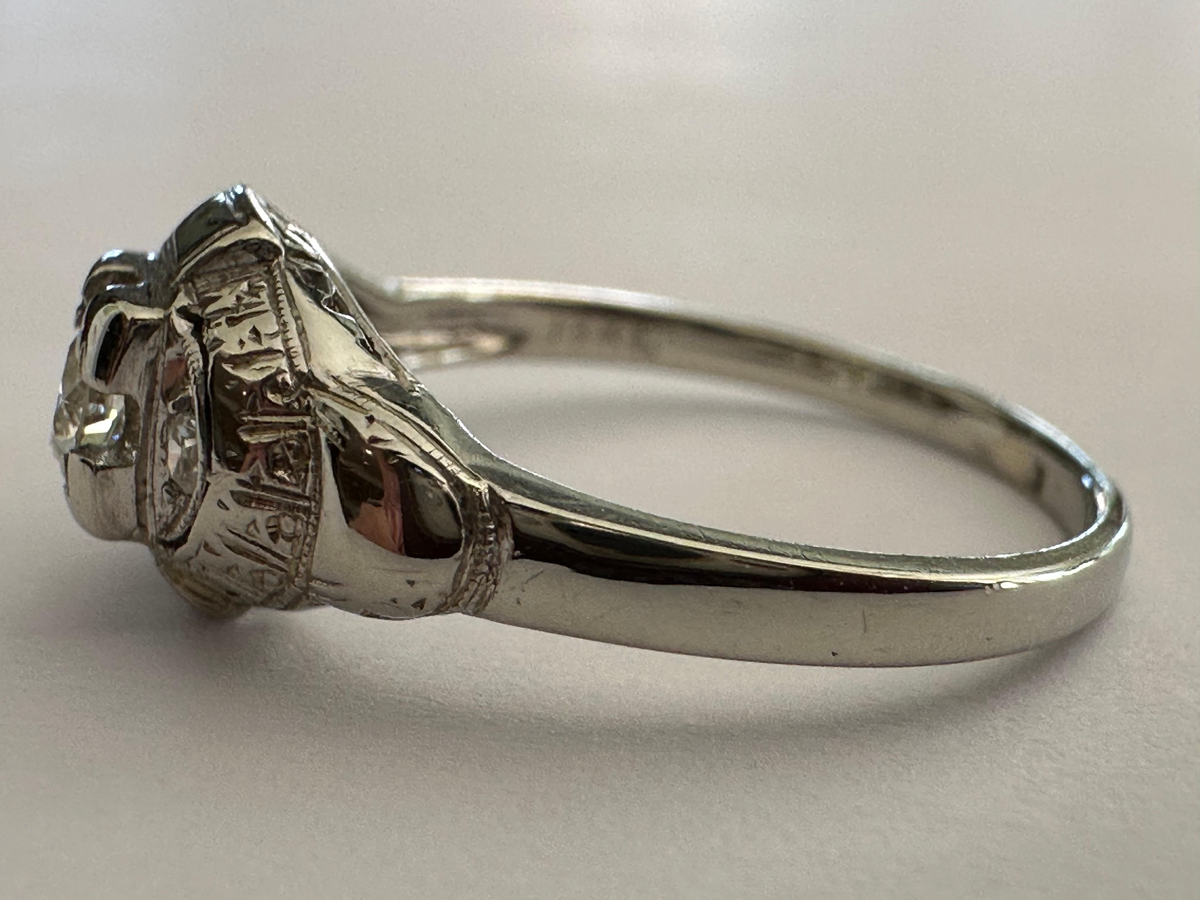 Rétro Bague de fiançailles à diamant du milieu du siècle  en vente