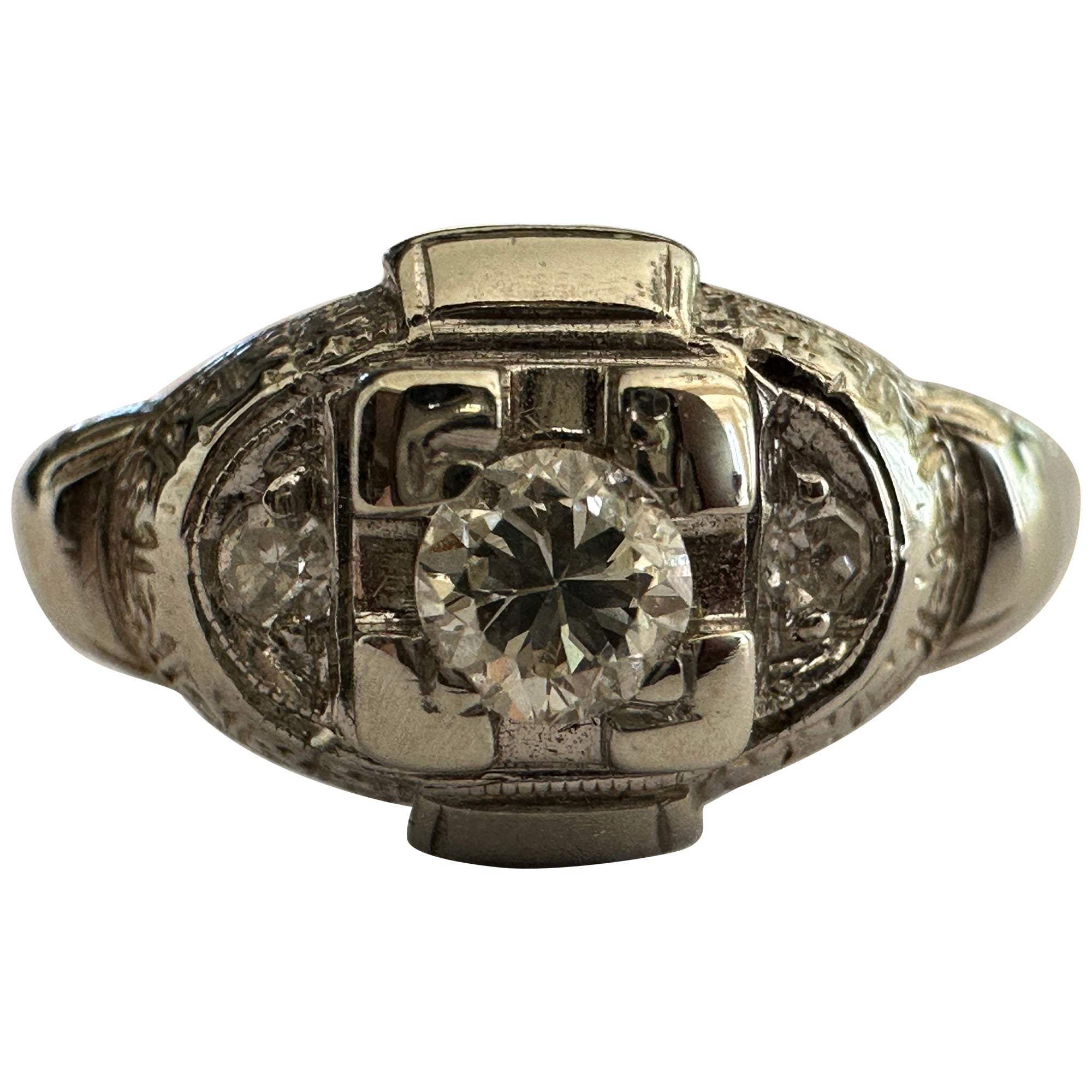 Anillo de compromiso de diamantes de mediados de siglo