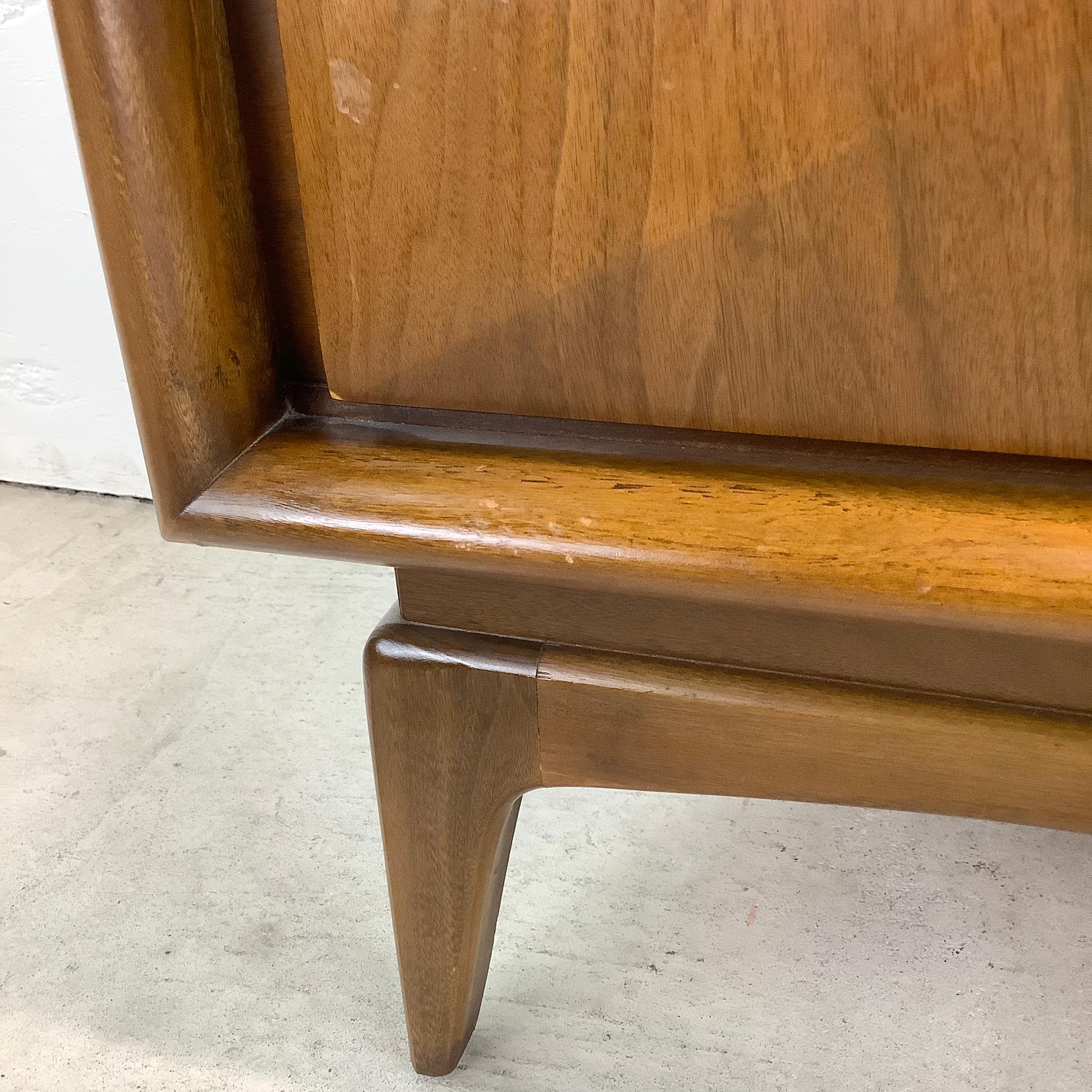 Mid-Century Diamond Front Nightstands by United Furniture 7