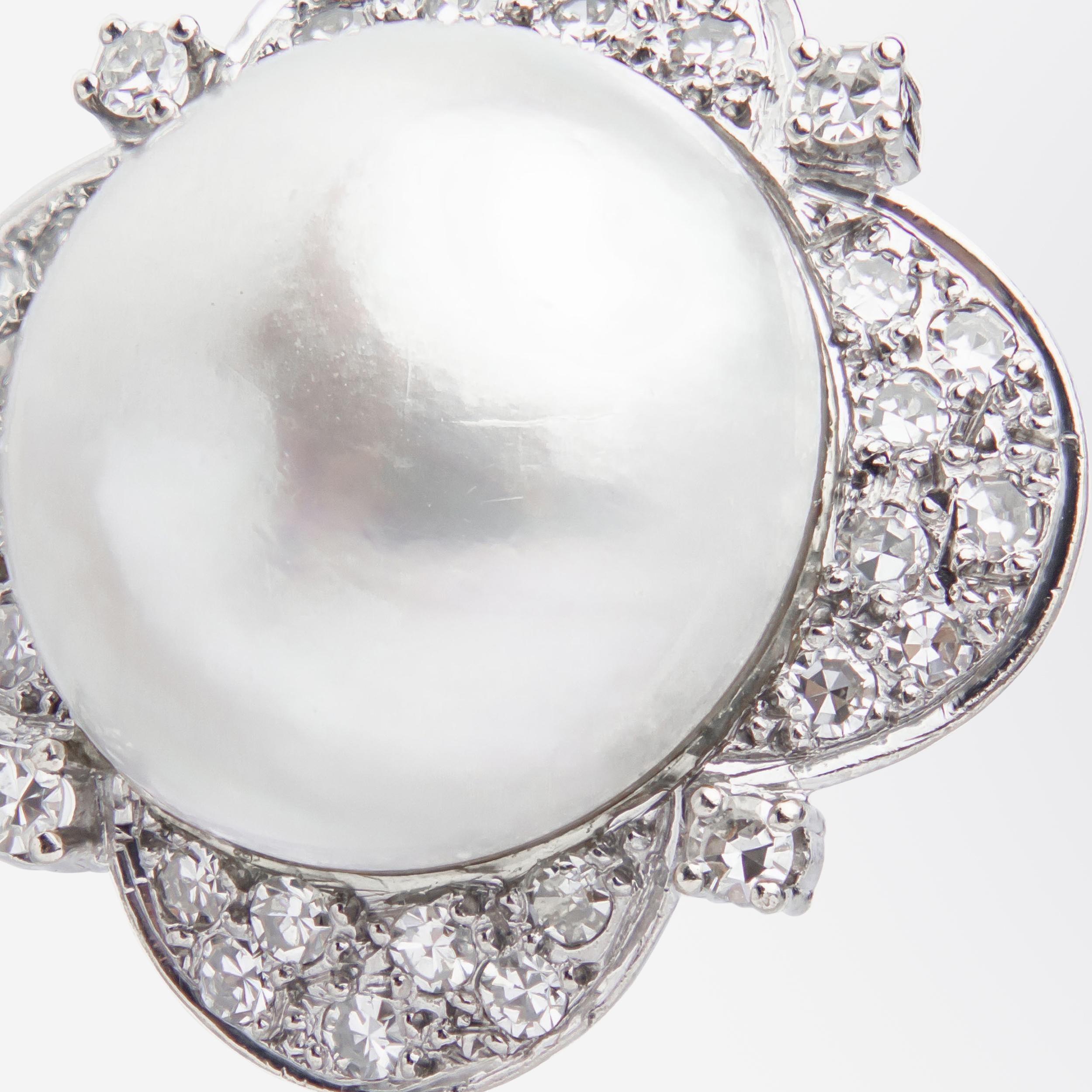 Mid Century Diamond & Mabe Pearl Ear Clips In Good Condition For Sale In Brisbane City, QLD