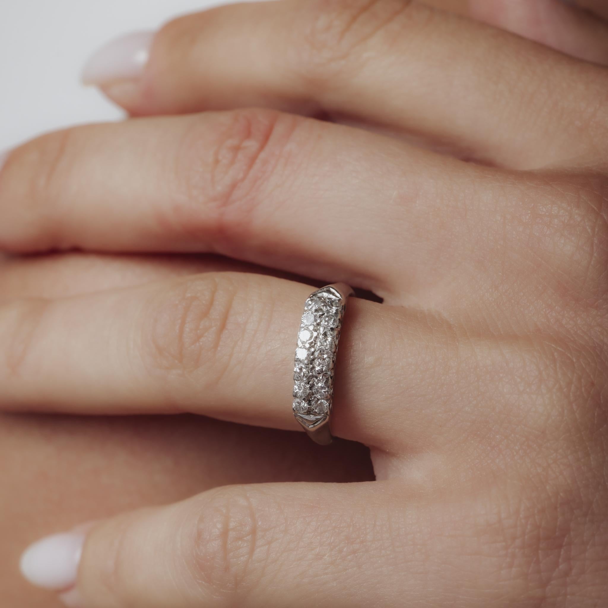 Alliance en diamant et platine du milieu du siècle Pour femmes en vente