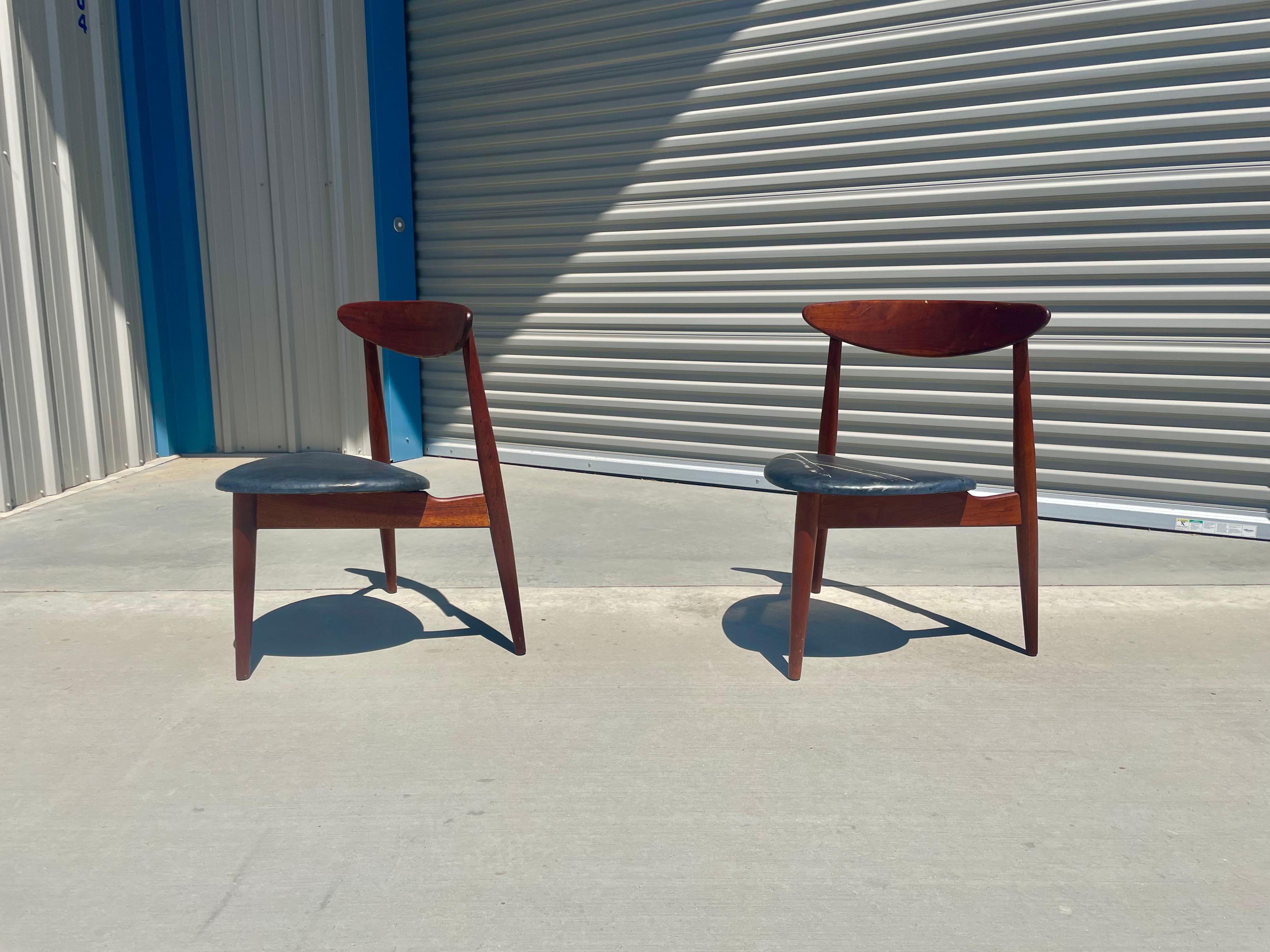 Midcentury Diamond Shape Chairs In Good Condition For Sale In North Hollywood, CA