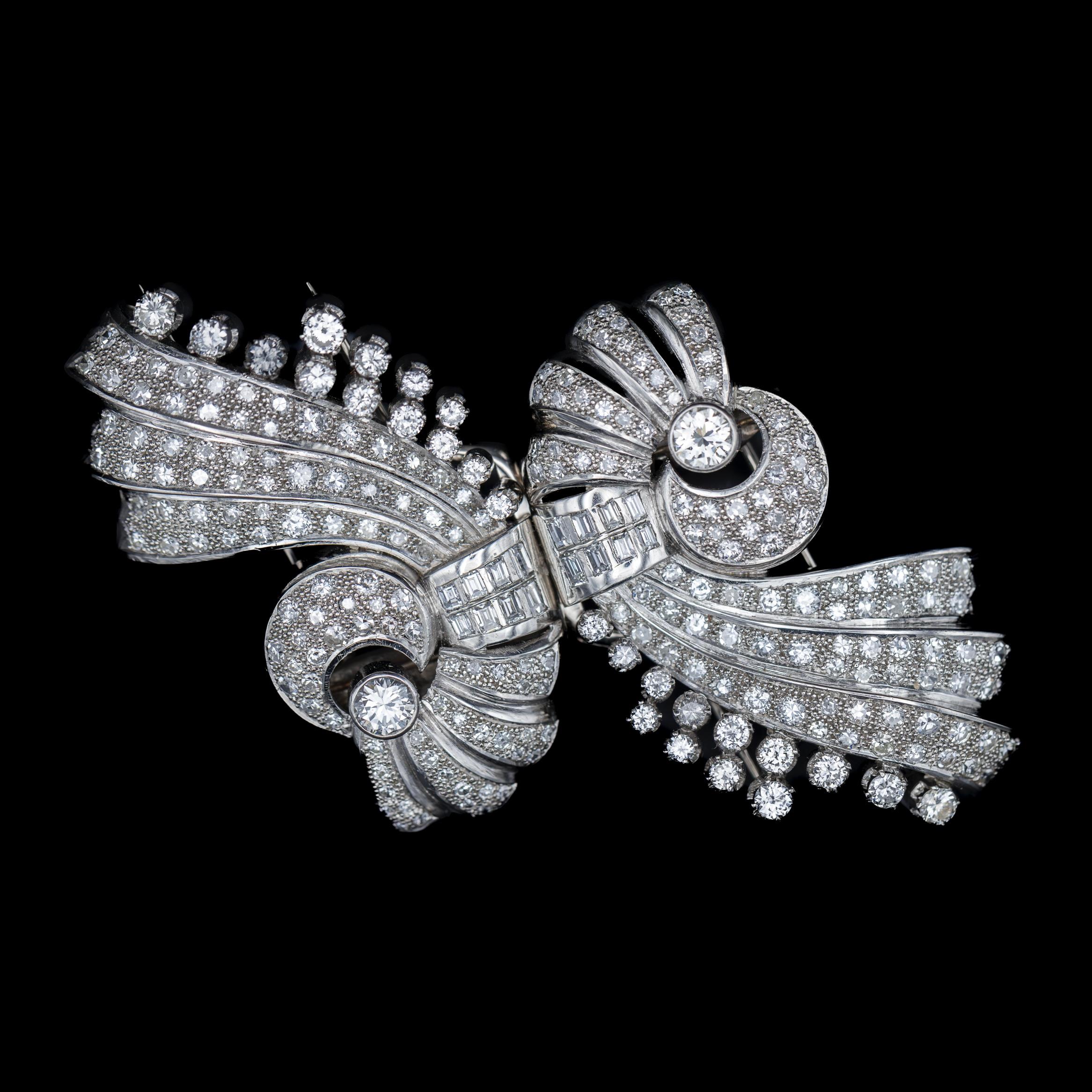 Mid-Century Diamond Swirl Double-Clip Brooch Convertible Platinum 1950s 1960s In Good Condition For Sale In Lisbon, PT