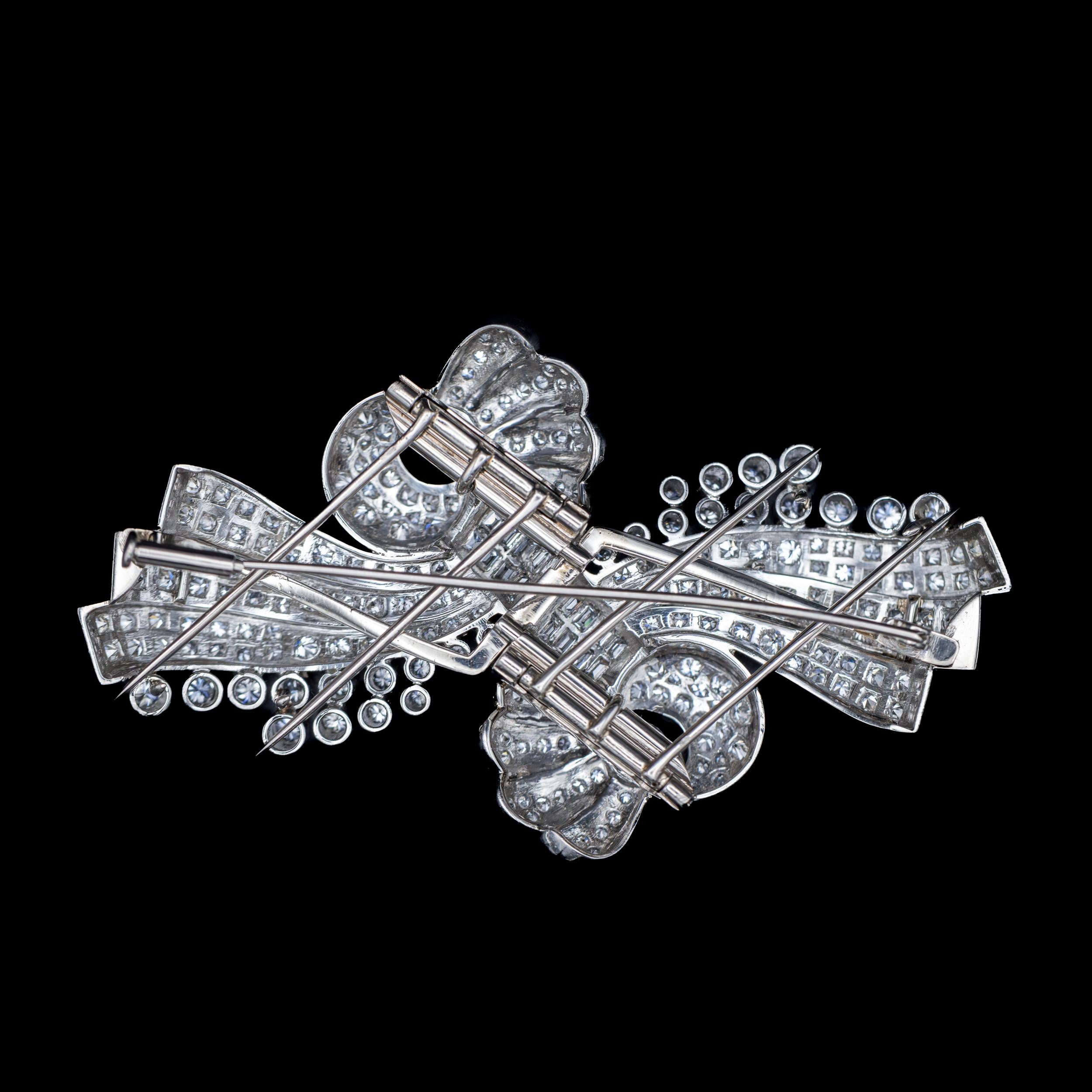 Mid-Century Diamond Swirl Double-Clip Brooch Convertible Platinum 1950s 1960s For Sale 1