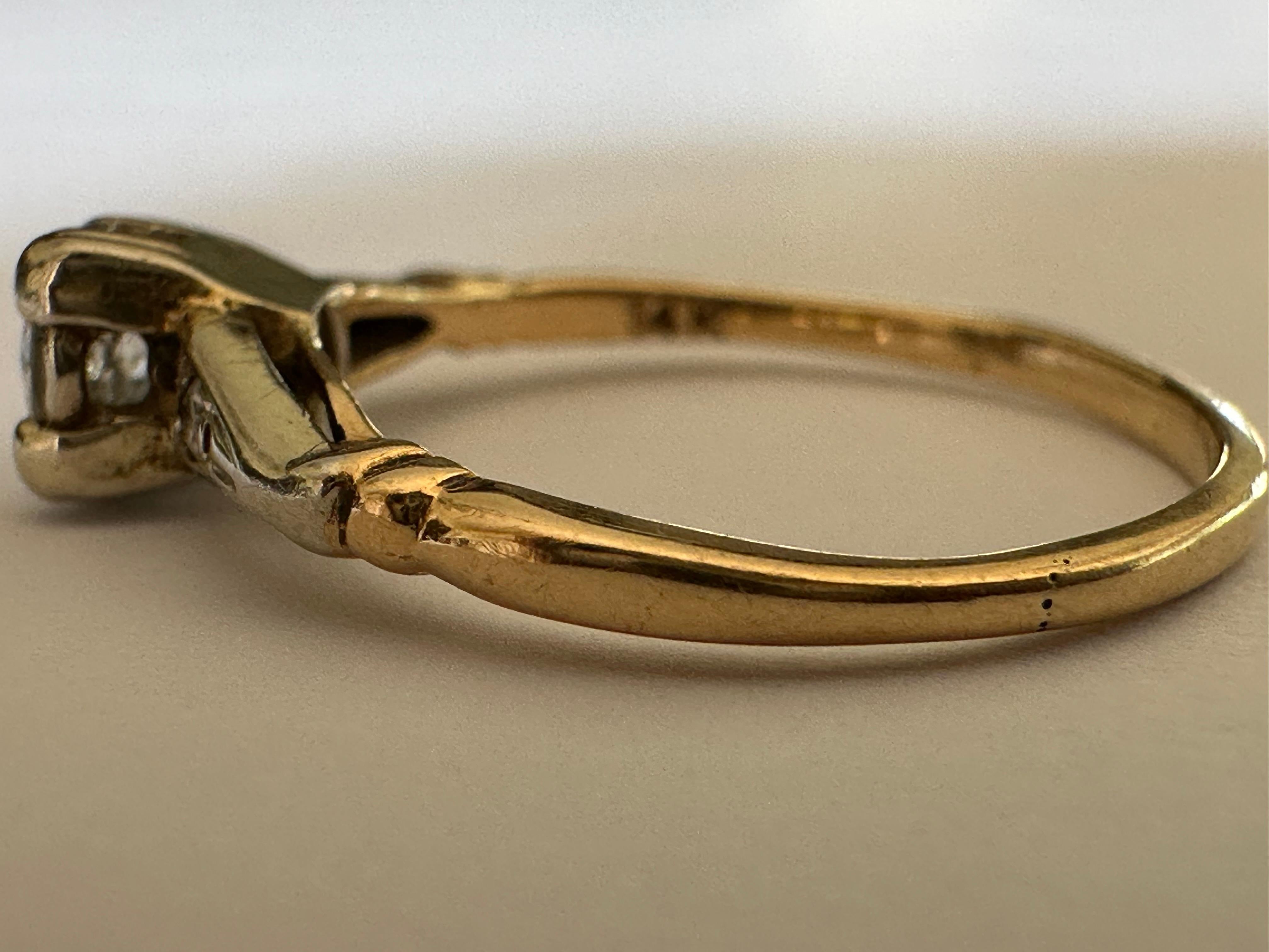 Rétro Bague de fiançailles à trois pierres en diamant du milieu du siècle dernier en vente
