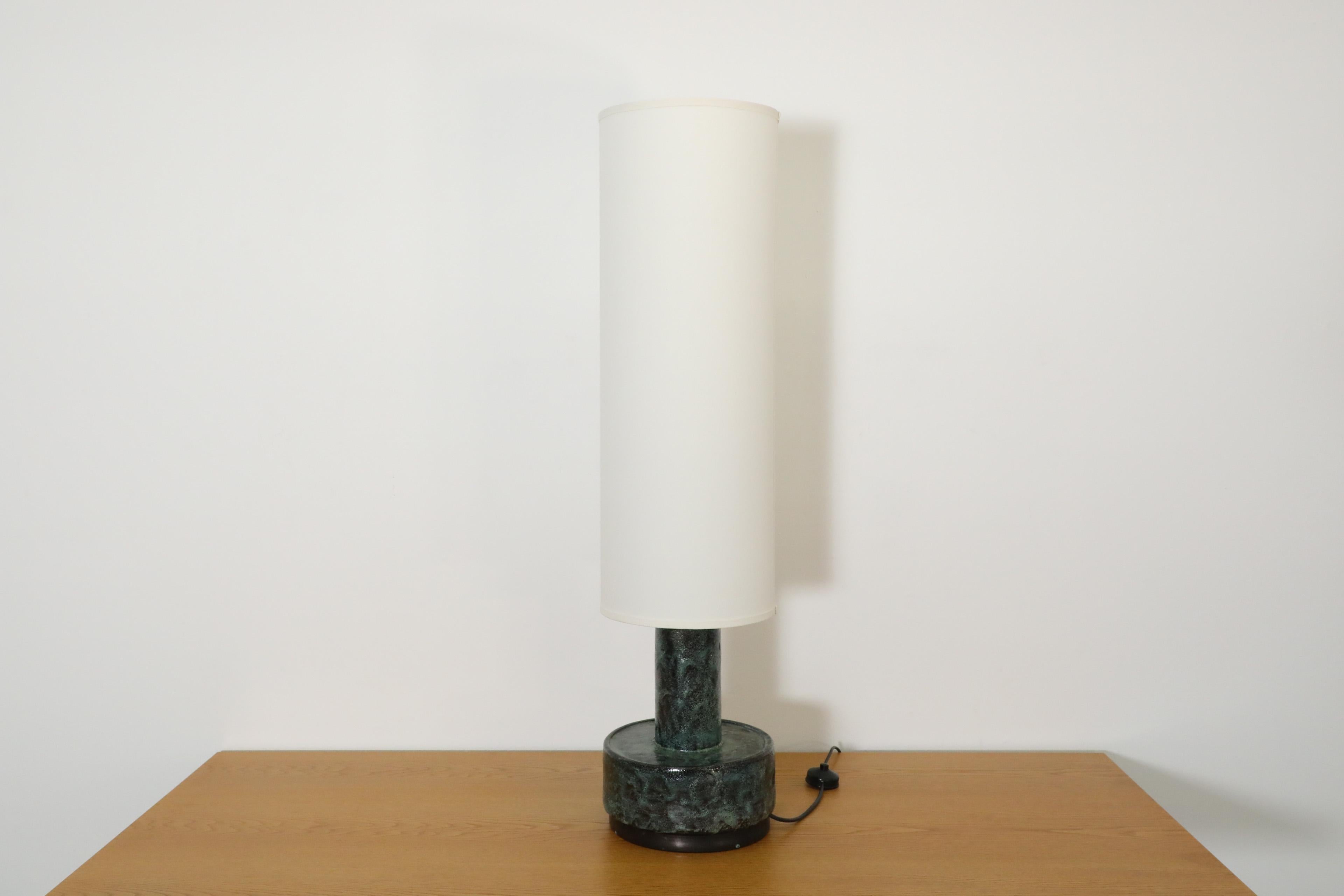 Mid-Century Dijkstra Lampen Green Lava Ceramic Table or Floor Lamp w/ Tall Shade In Good Condition For Sale In Los Angeles, CA