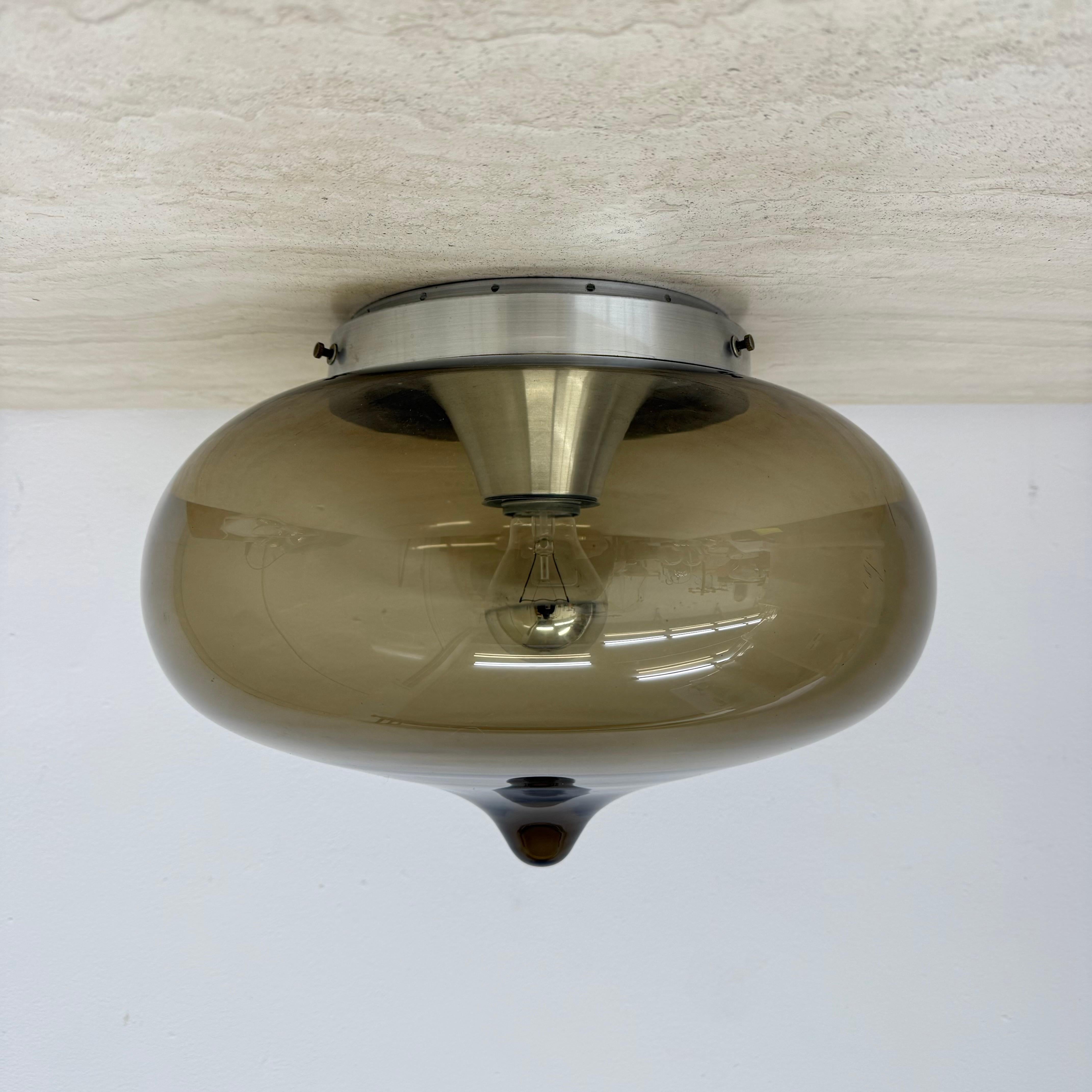 Lámpara de techo de cristal ahumado Dijkstra de mediados de siglo space age, años 70 en venta 5