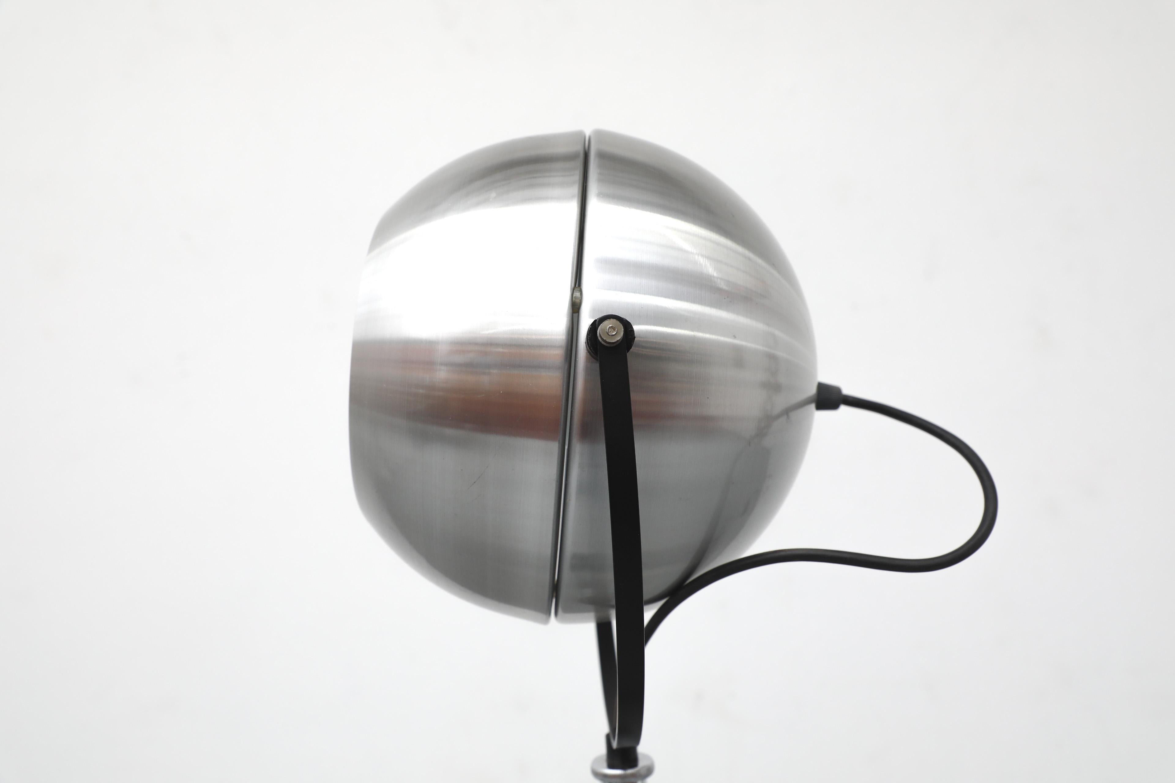 Lampe sur pied à globe extensible Dijkstra du milieu du siècle en chrome et noir en vente 6