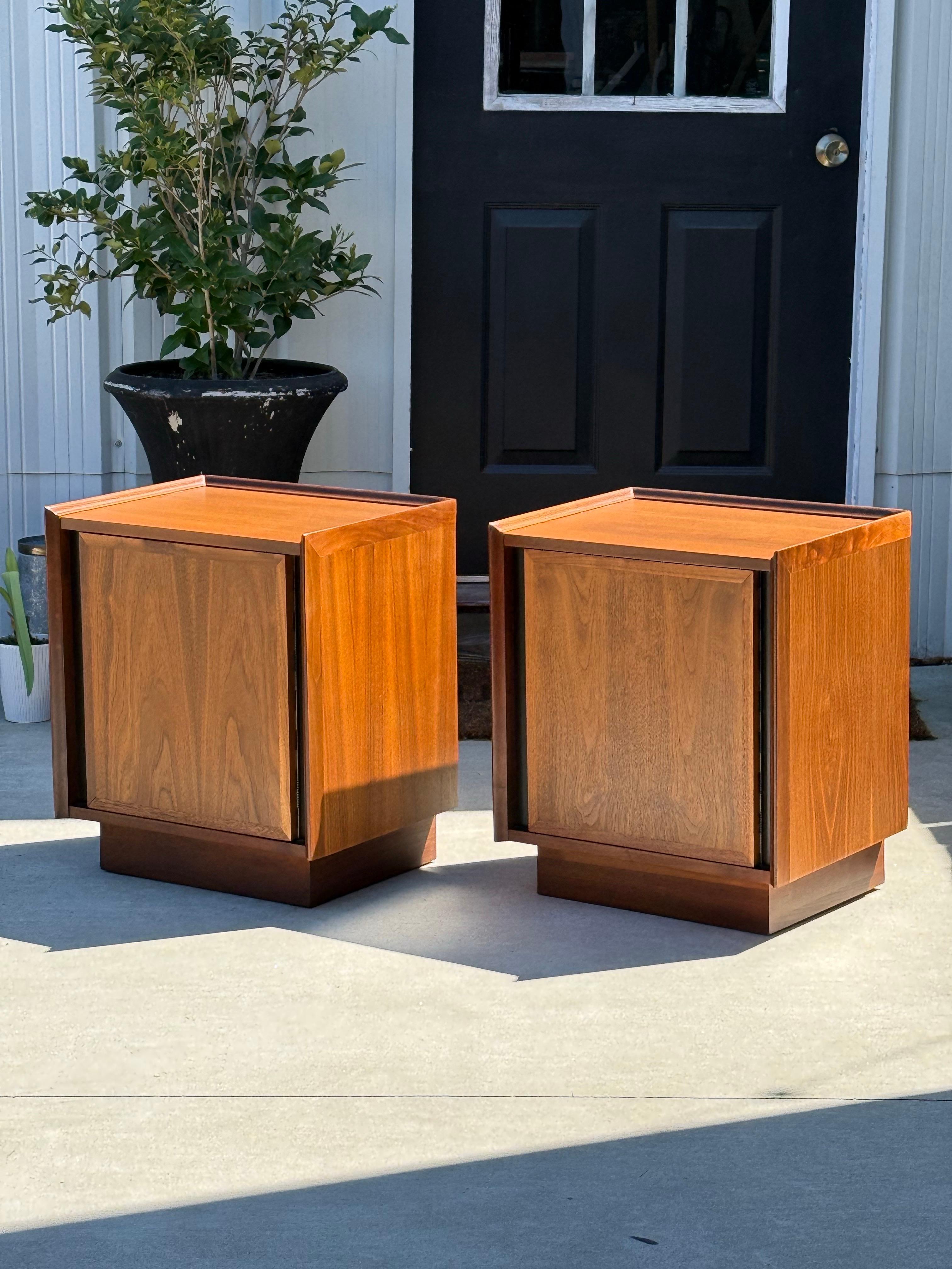 Mid-Century Dillingham 'Espirit' Nachttische - ein Paar 2