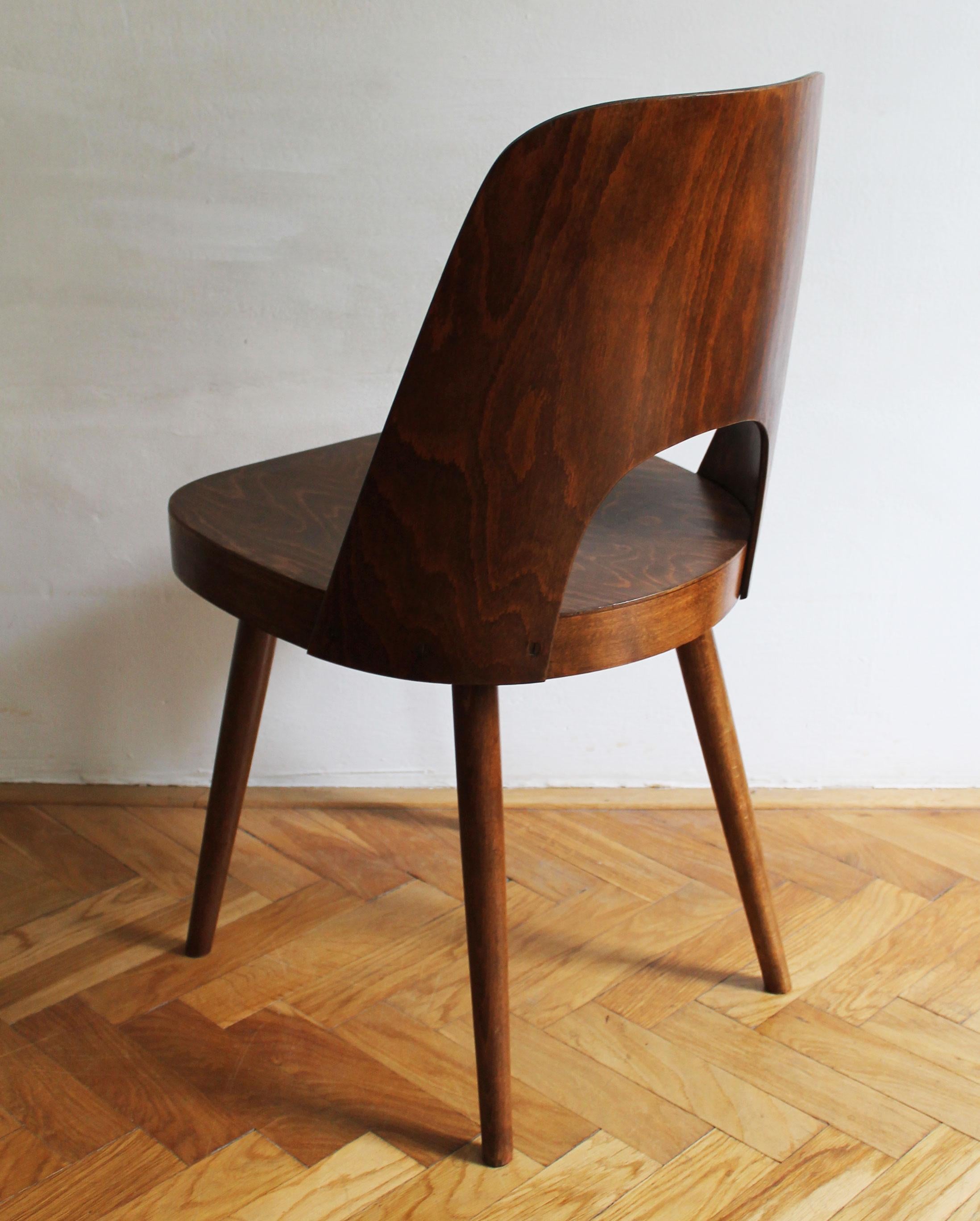 Mid Century Dining Chair No.515 by Oswald Haerdtl for TON Company For Sale 2