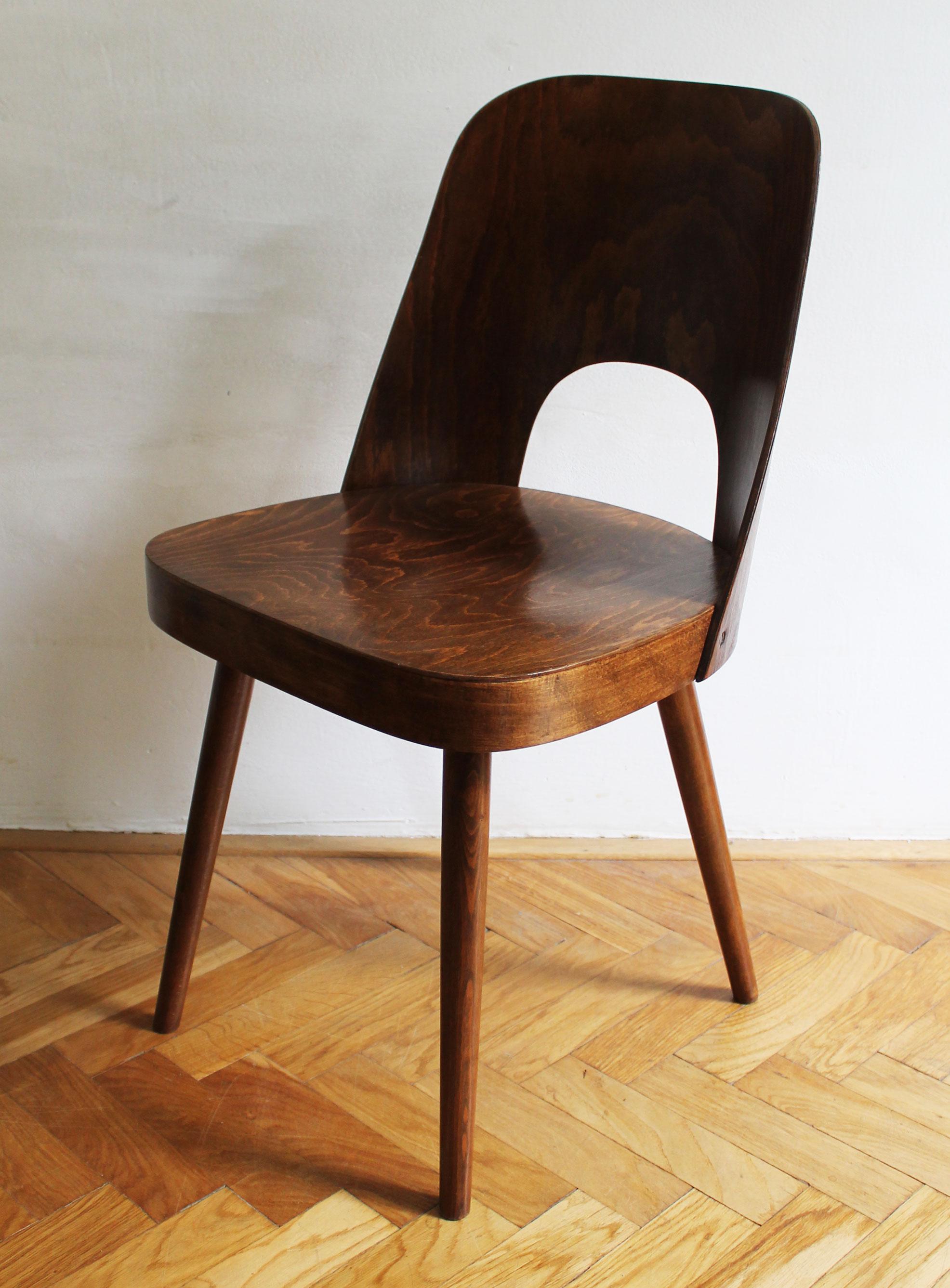 Mid Century Dining Chair No.515 by Oswald Haerdtl for TON Company For Sale 4