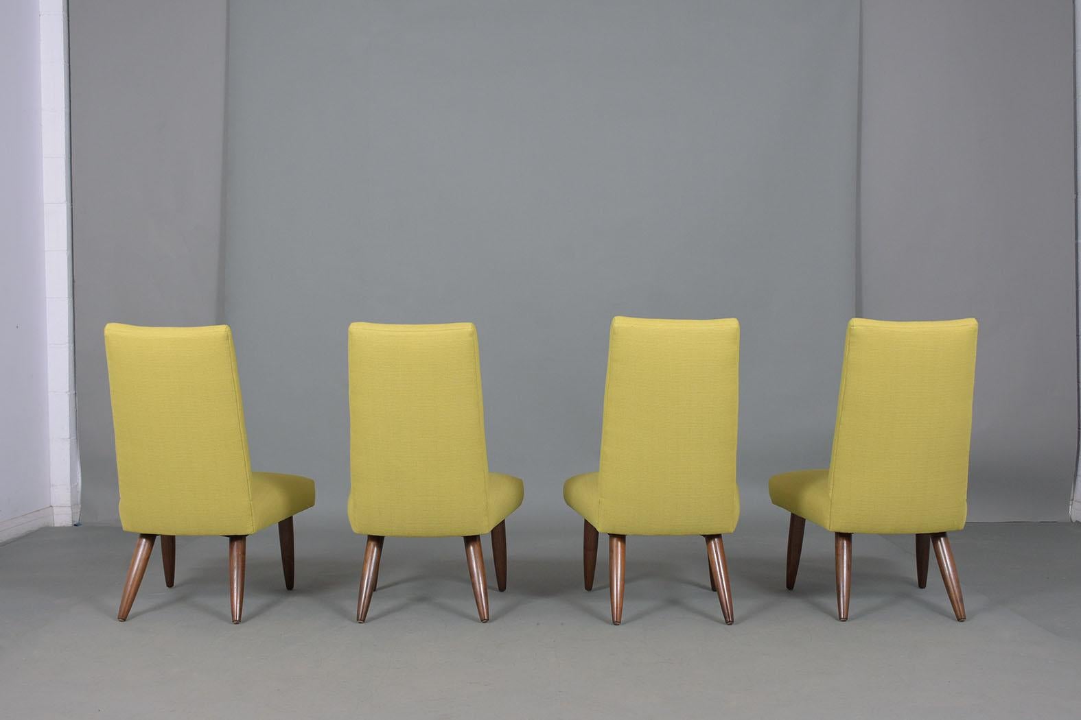 Ensemble de quatre chaises de salle à manger danoises modernes tapissées en vente 6