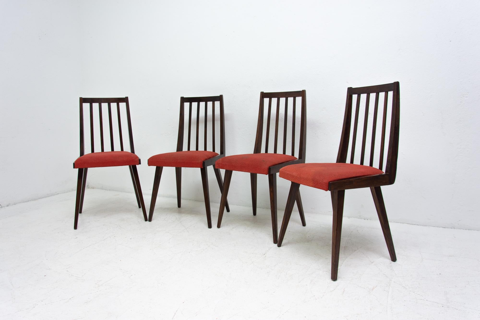 Midcentury Dining Chairs by Jiří Jiroutek for Interiér Praha, 1960s In Good Condition For Sale In Prague 8, CZ