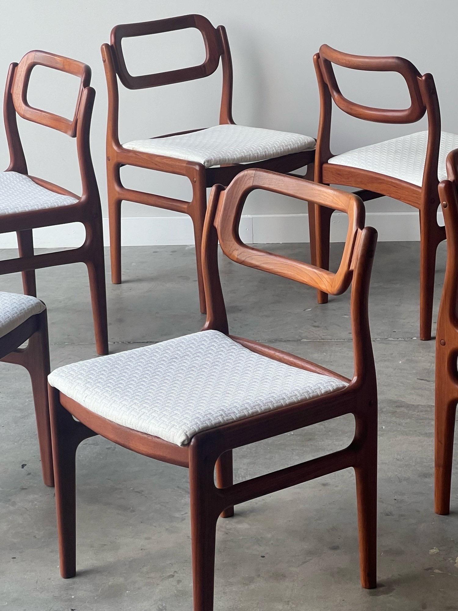Mid-Century Dining Chairs by Johannes Andersen for Uldum Møbelfabrik In Good Condition In Raleigh, NC