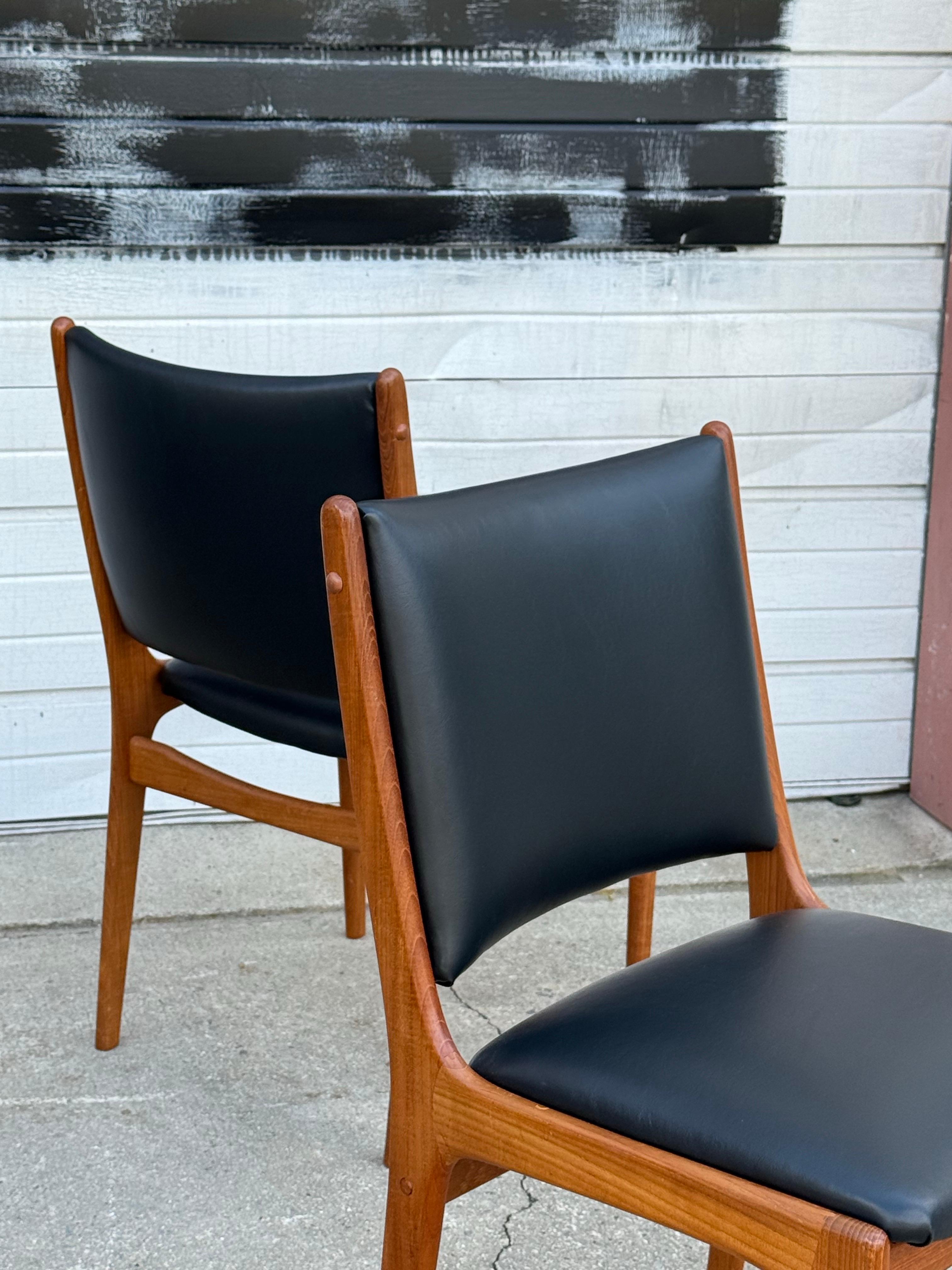 Fin du 20e siècle Chaises de salle à manger du milieu du siècle par Johannes Andersen - Ensemble de six en vente
