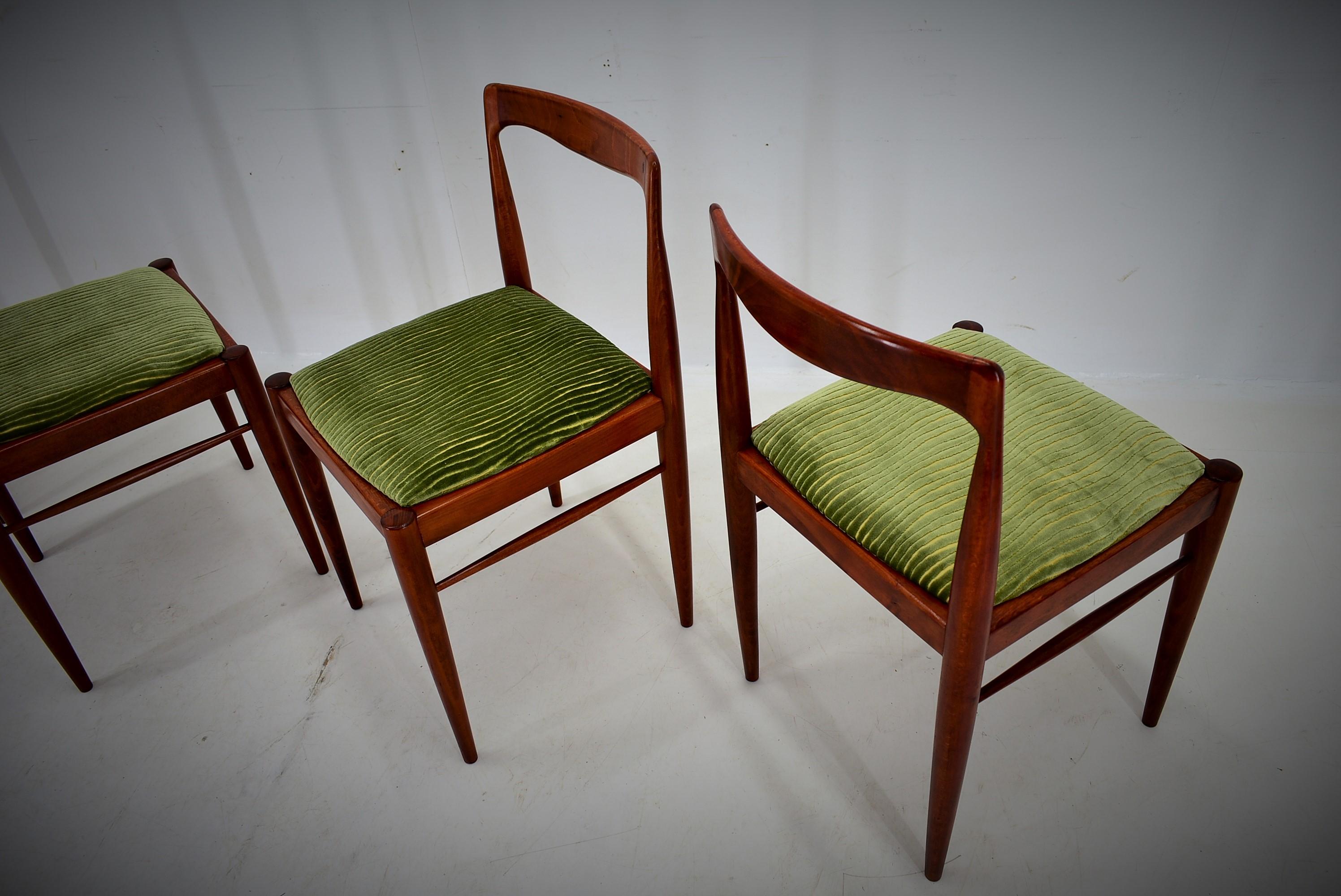 Mid-Century Dining Chairs by Karel Vyčítal, 1960's For Sale 5