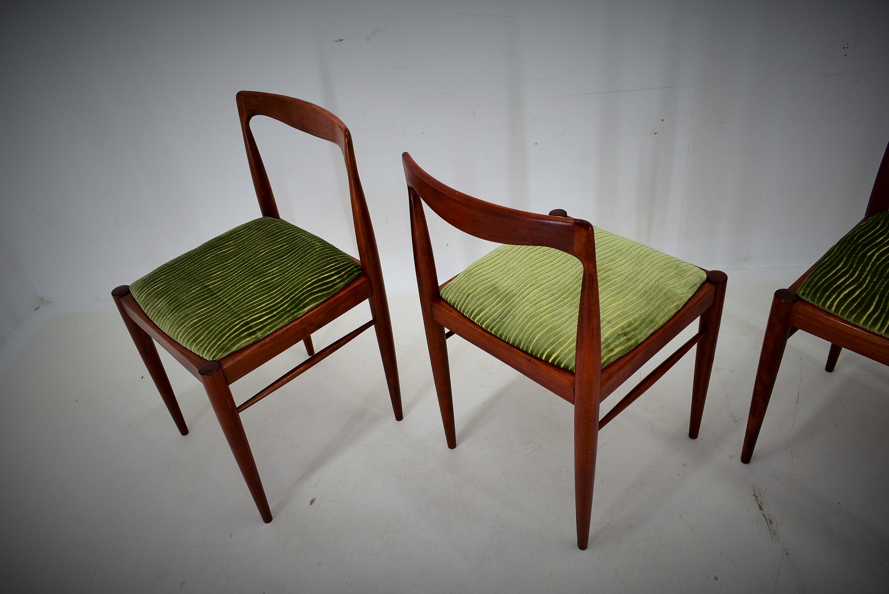 Mid-Century Dining Chairs by Karel Vyčítal, 1960's For Sale 6