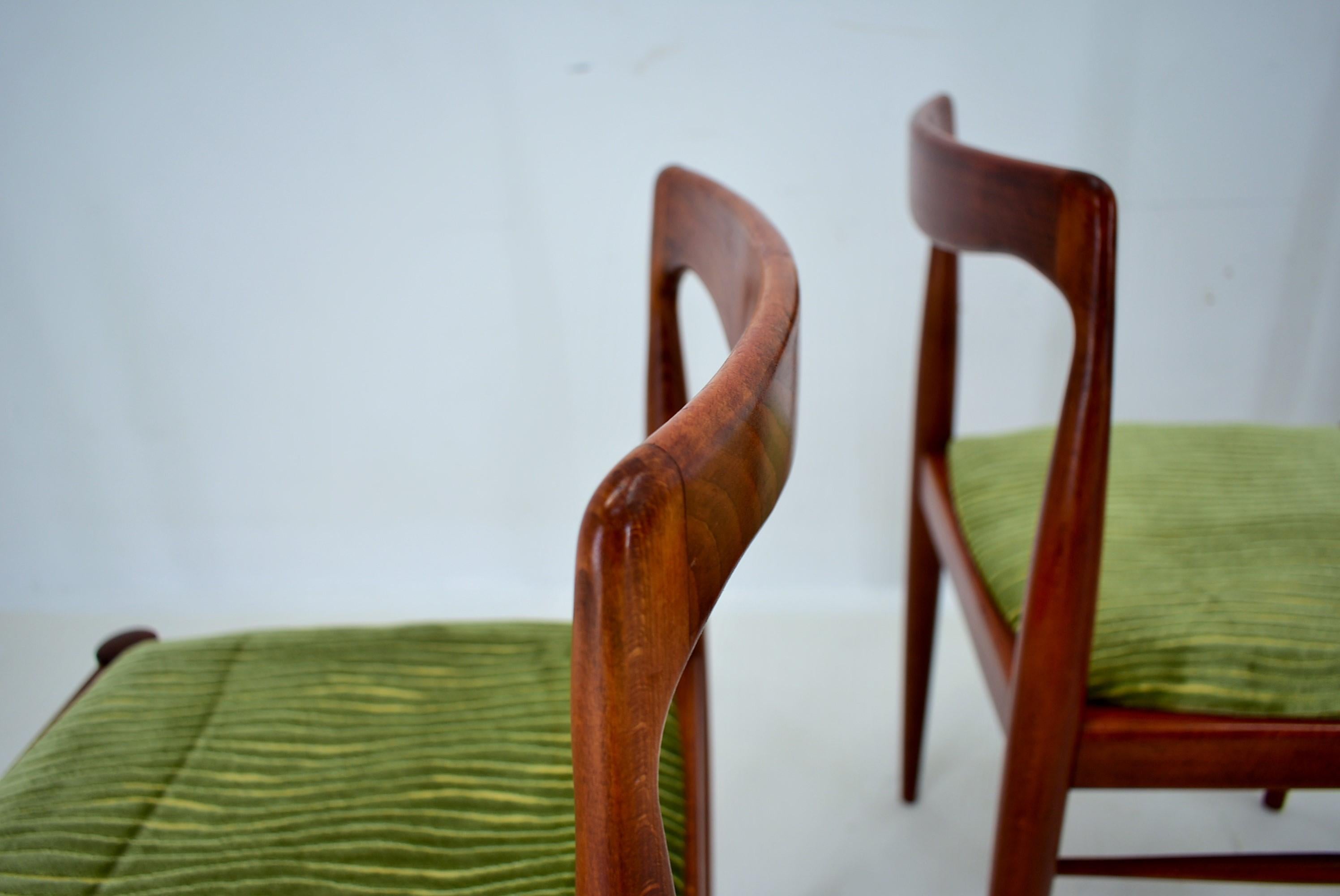 Mid-Century Dining Chairs by Karel Vyčítal, 1960's For Sale 1
