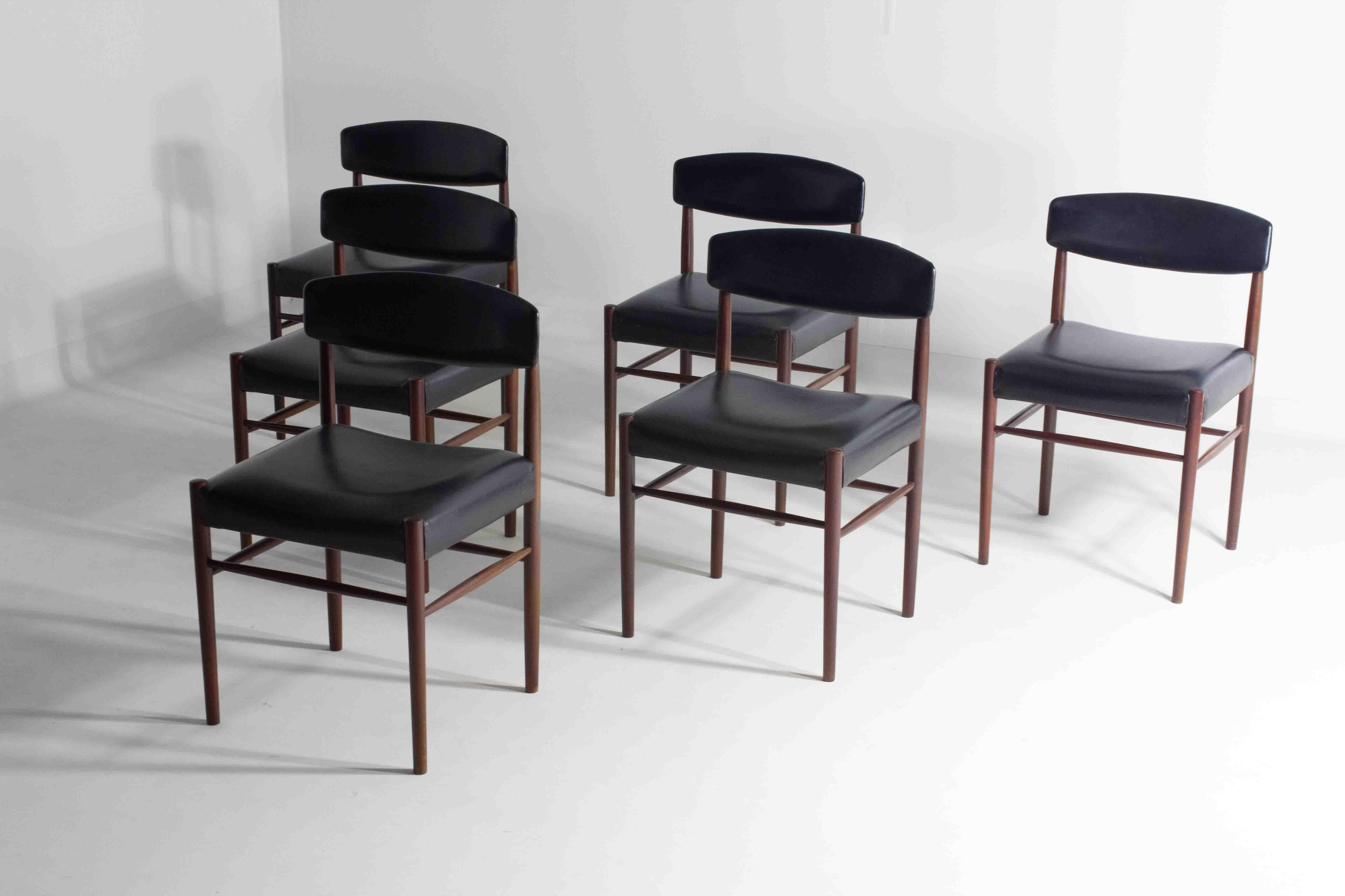 Belgian Mid-century dining chairs by Oswald Vermaercke for V-form, Belgium 1960s For Sale