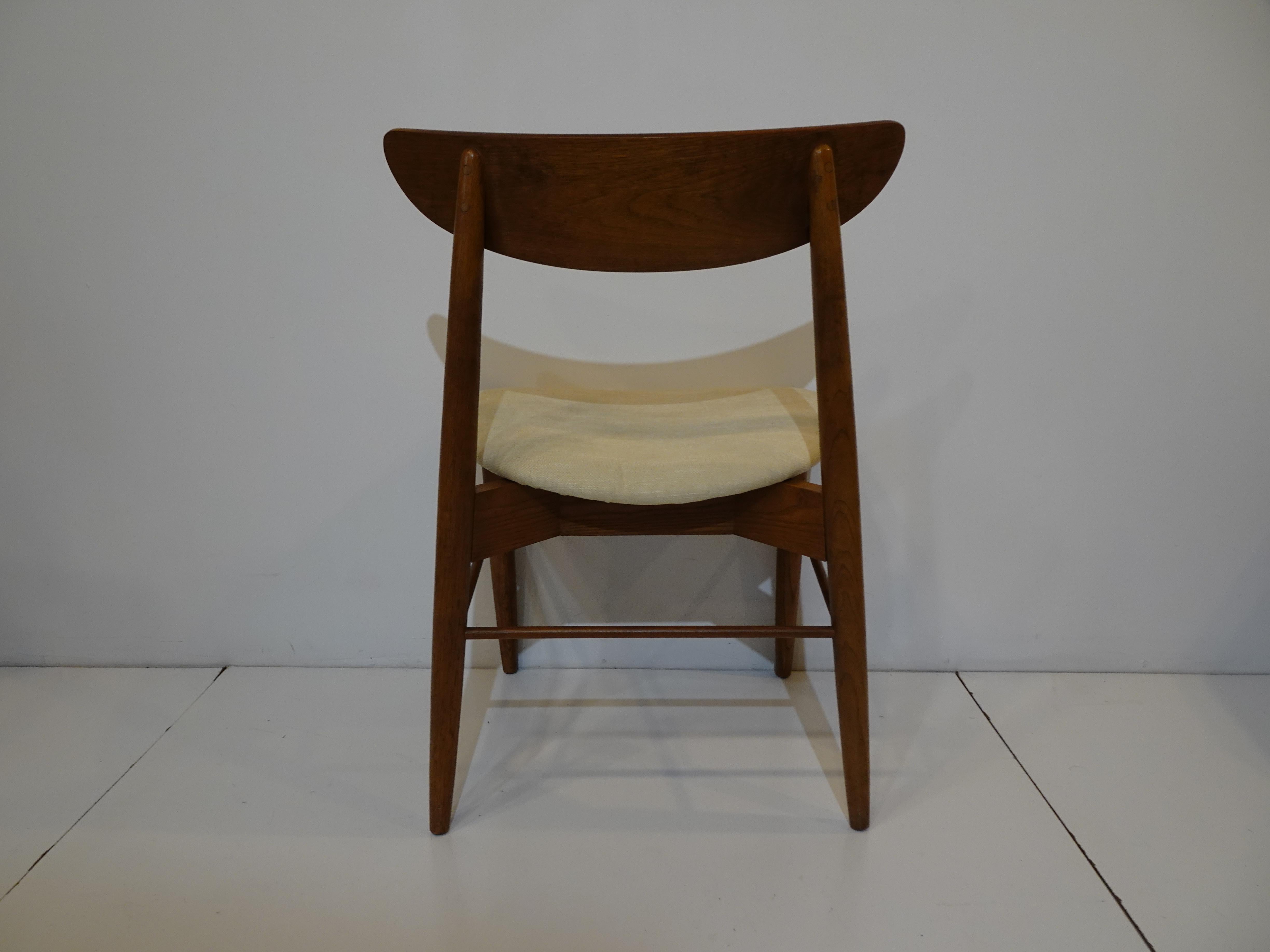 Mid-Century Dining Chairs by Paul Browning for Stanley In Good Condition In Cincinnati, OH