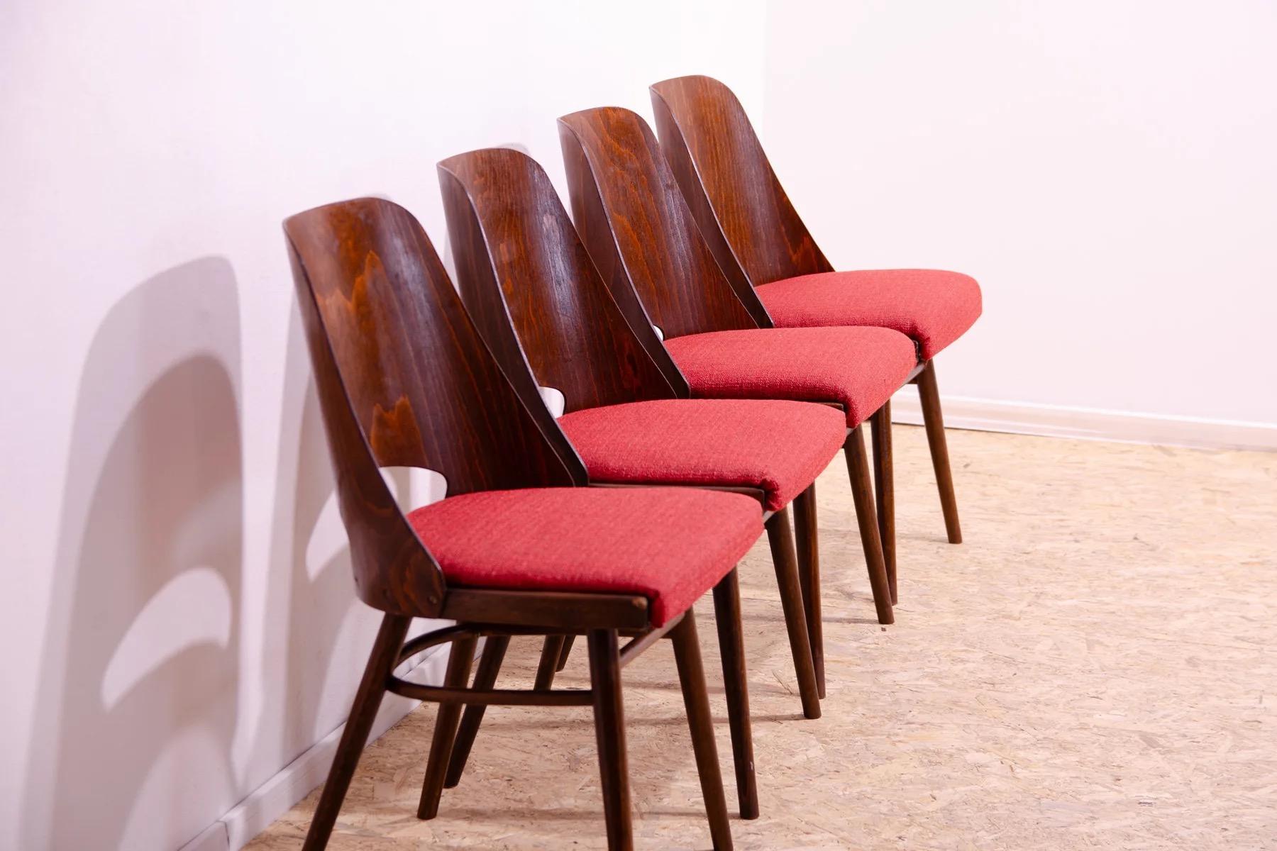 Sillas de comedor Mid Century de Radomír Hofman, años 60, set de 4 en venta 8