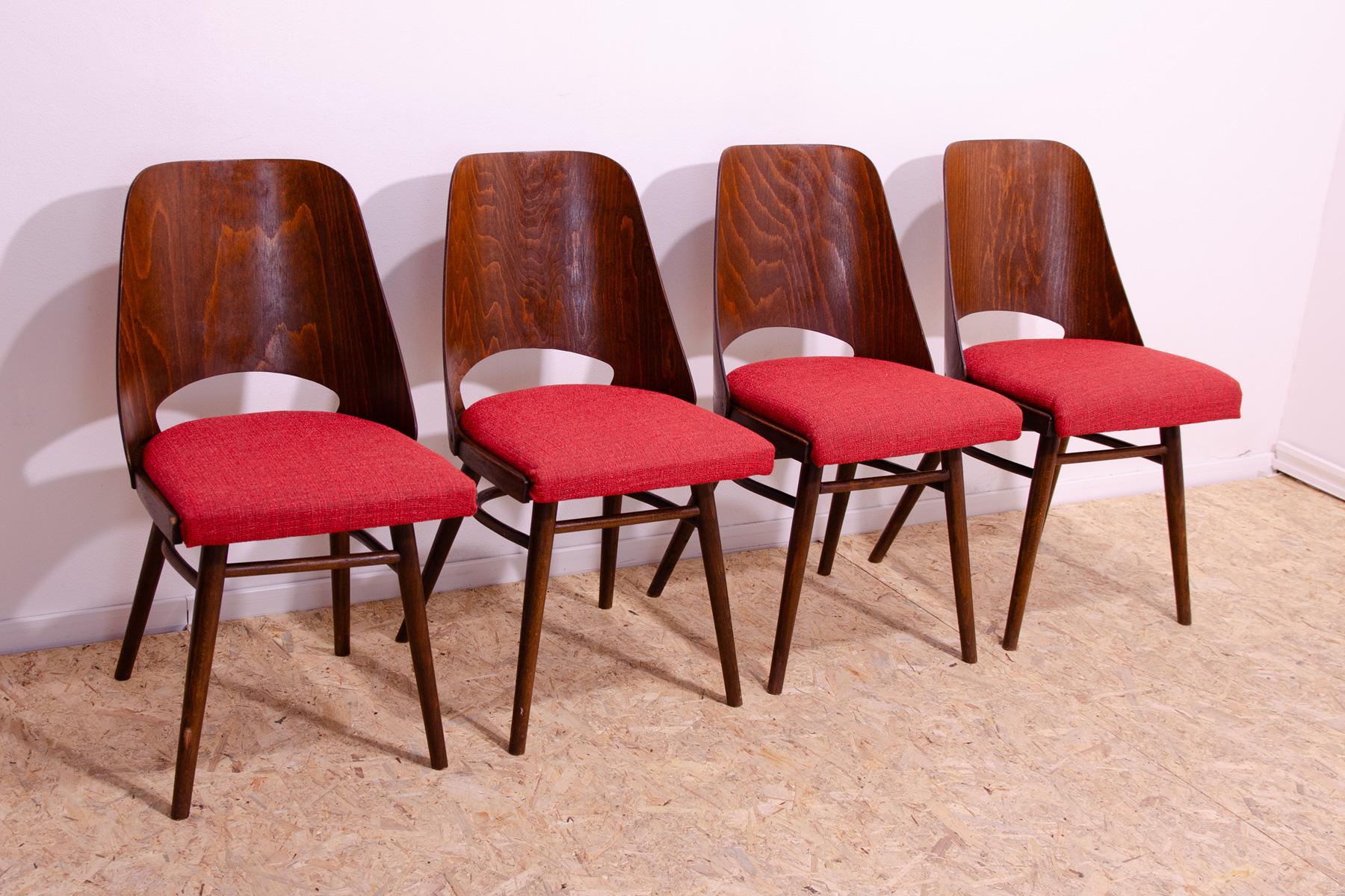 Mid-Century Modern Chaises de salle à manger du milieu du siècle par Radomír Hofman, années 1960, ensemble de 4 en vente