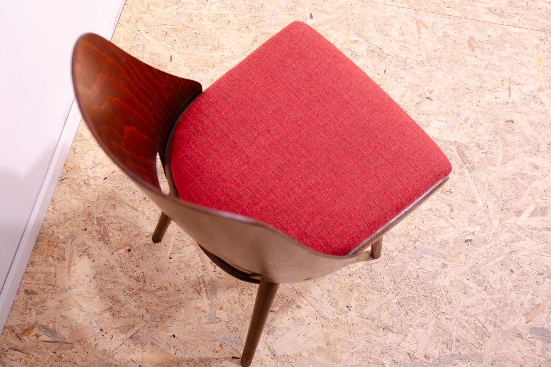 Sillas de comedor Mid Century de Radomír Hofman, años 60, set de 4 Checo en venta