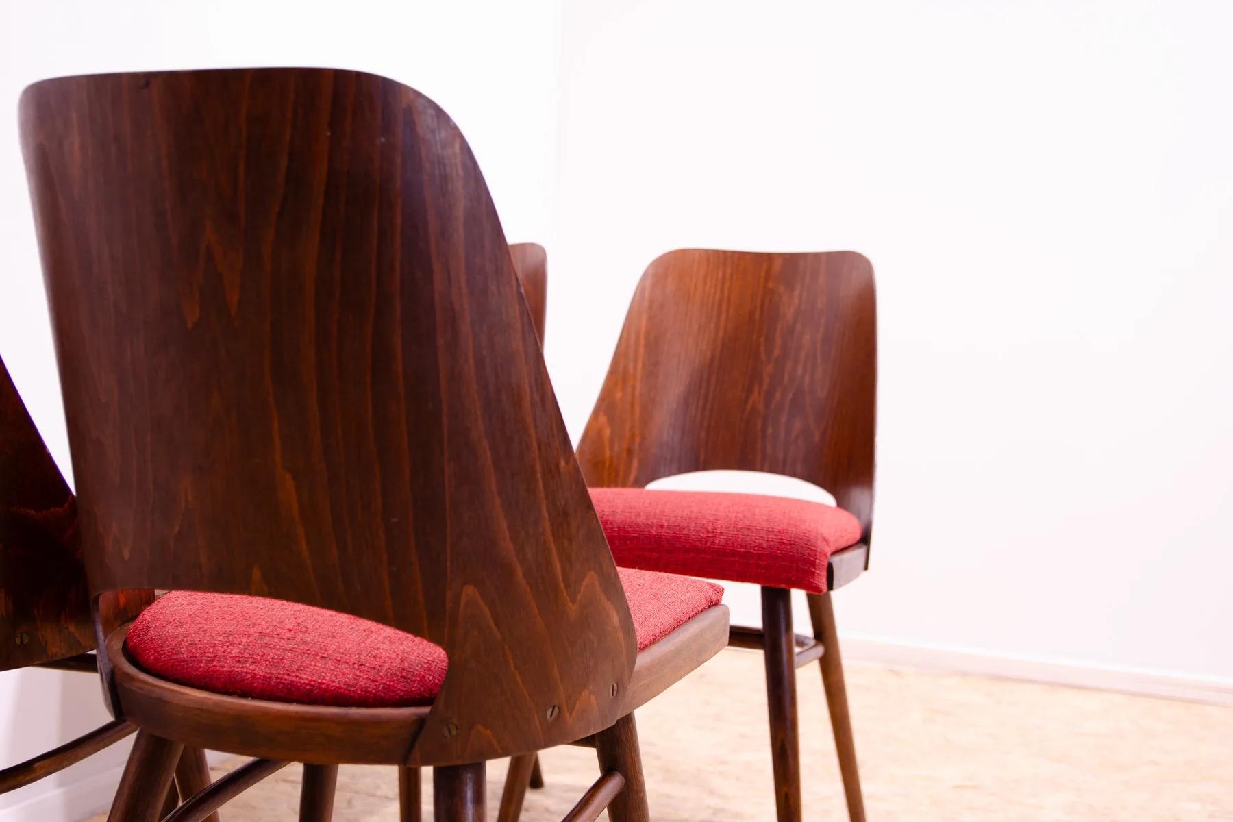 Sillas de comedor Mid Century de Radomír Hofman, años 60, set de 4 en venta 1