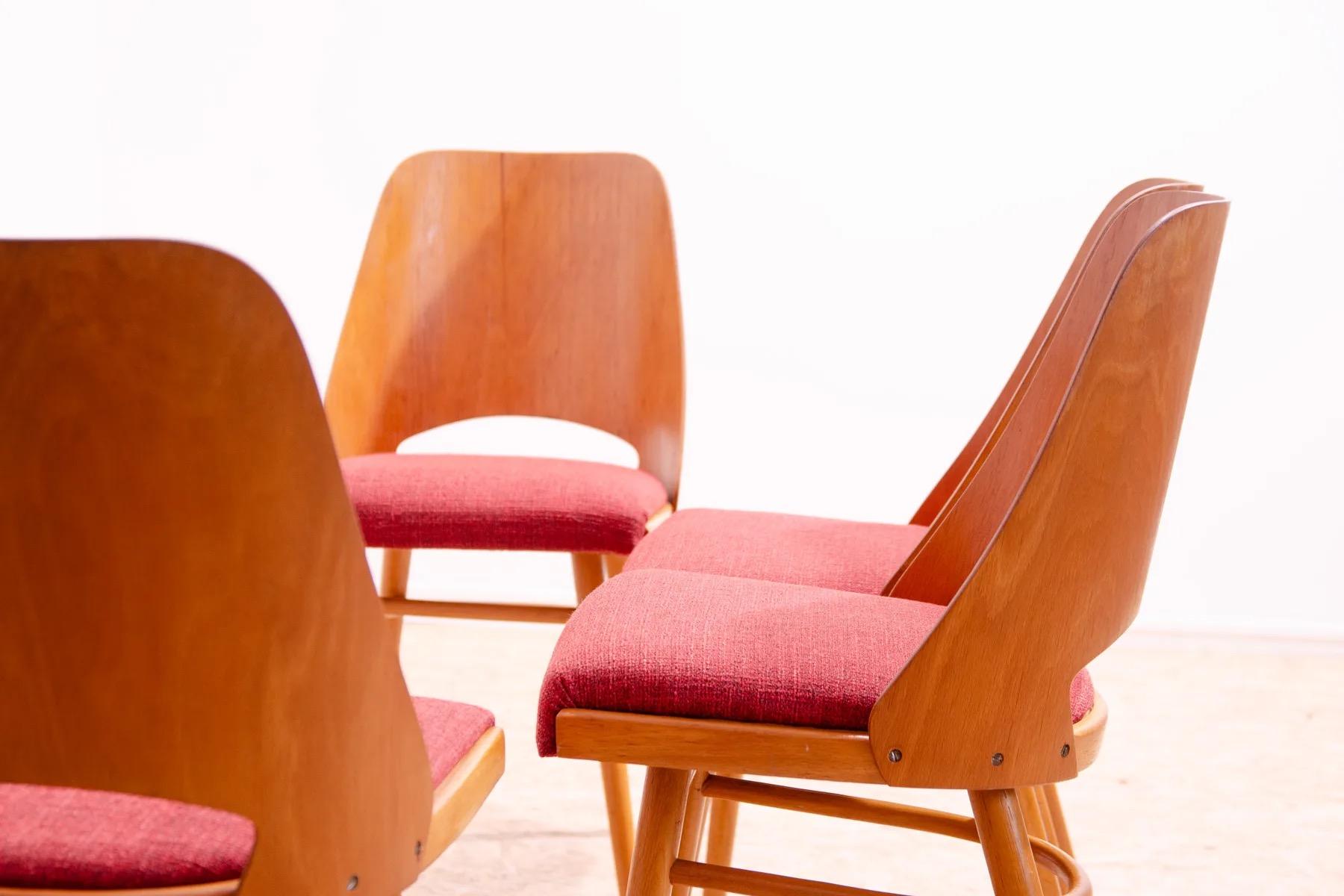Chaises de salle à manger du milieu du siècle par Radomír Hofman, années 1960, ensemble de 6 en vente 1