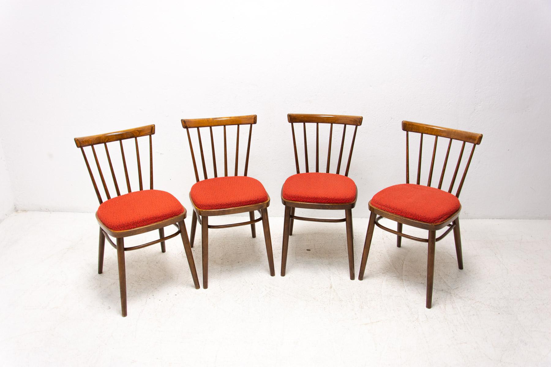 Mid-Century Modern Chaises de salle à manger du milieu du siècle conçues par J.Kobylka, années 1960, lot de quatre en vente