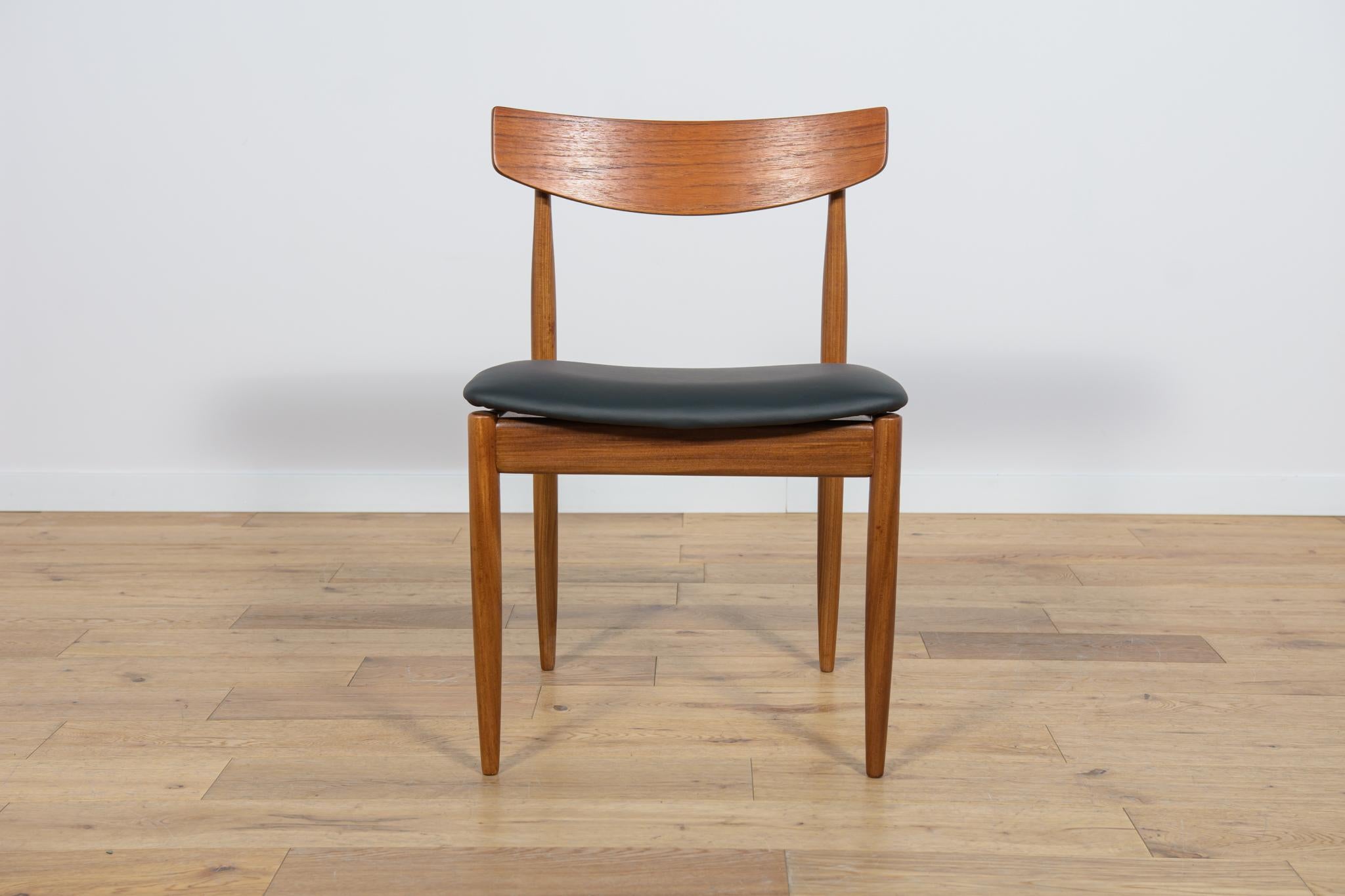 Mid-Century Dining Chairs in Teak by Ib Kofod Larsen for G-Plan, 1960s. For Sale 1