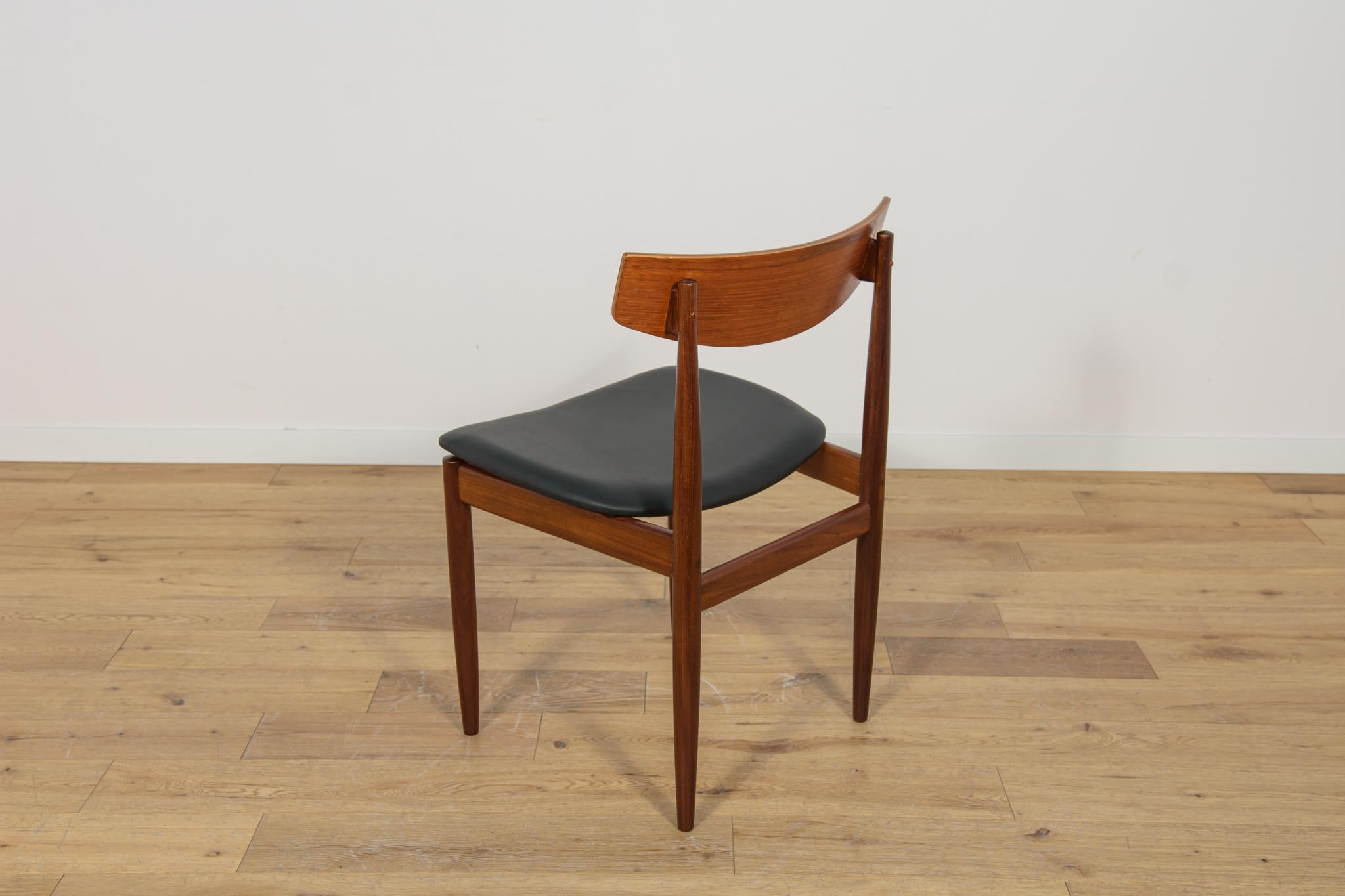 Mid-Century Dining Chairs in Teak by Ib Kofod Larsen for G-Plan, Great Britain. For Sale 2