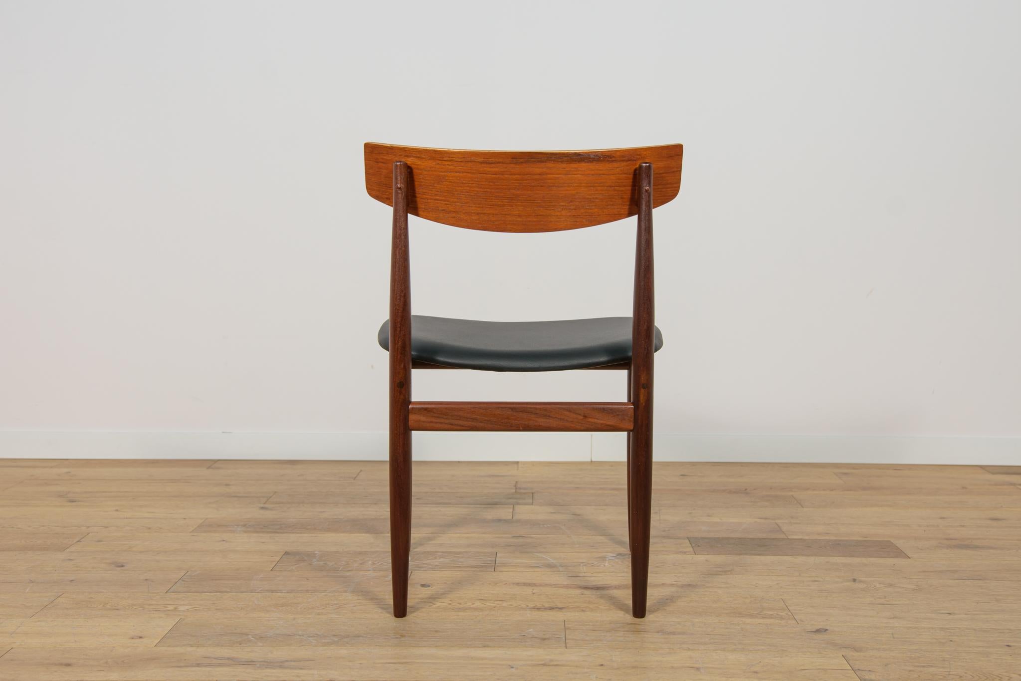 Mid-Century Dining Chairs in Teak by Ib Kofod Larsen for G-Plan, Great Britain. For Sale 3