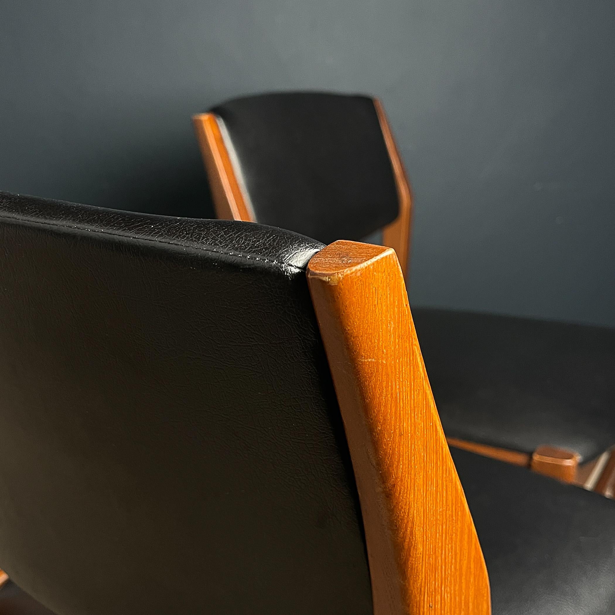 Mid-century dining chairs, Italy 1970s, Set of 2 For Sale 3