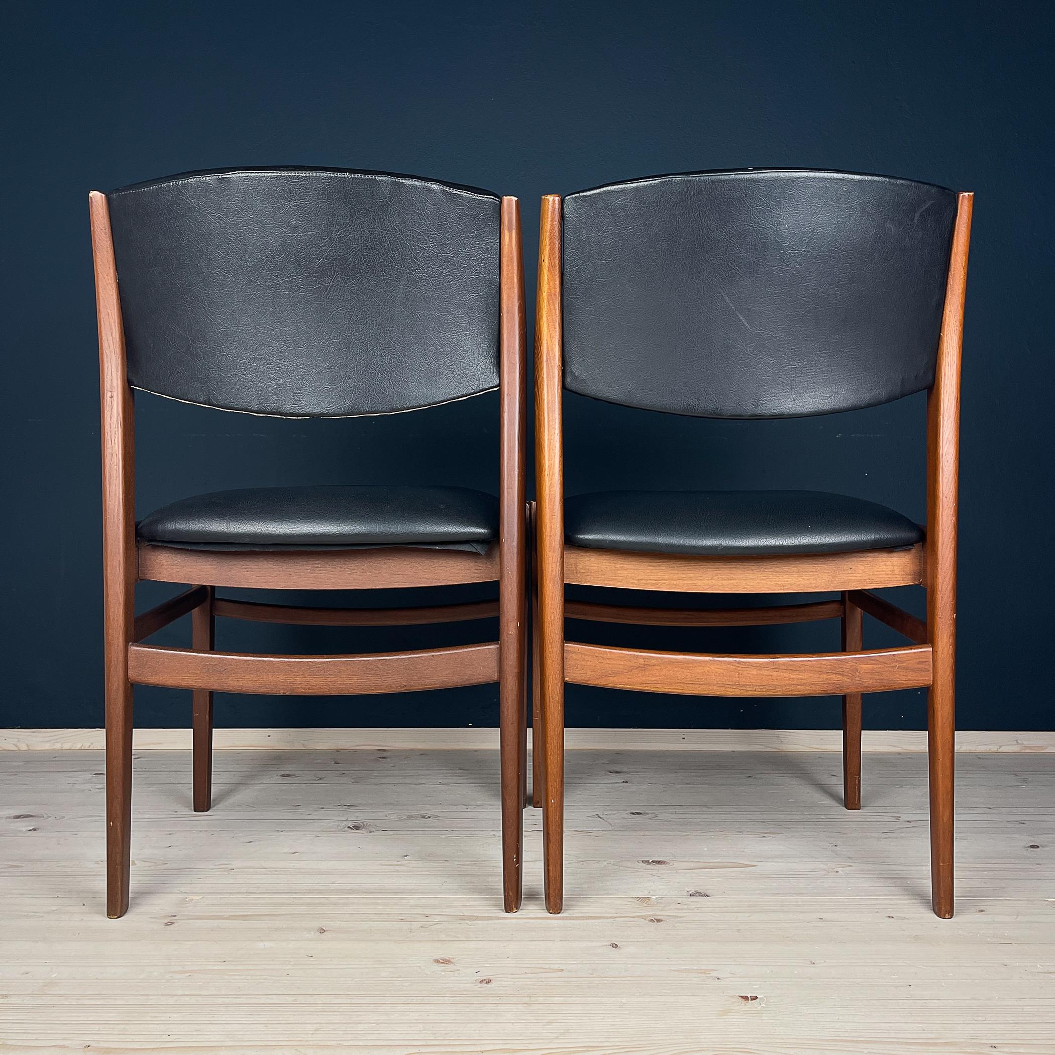 Mid-century dining chairs, Italy 1970s, Set of 2 For Sale 5