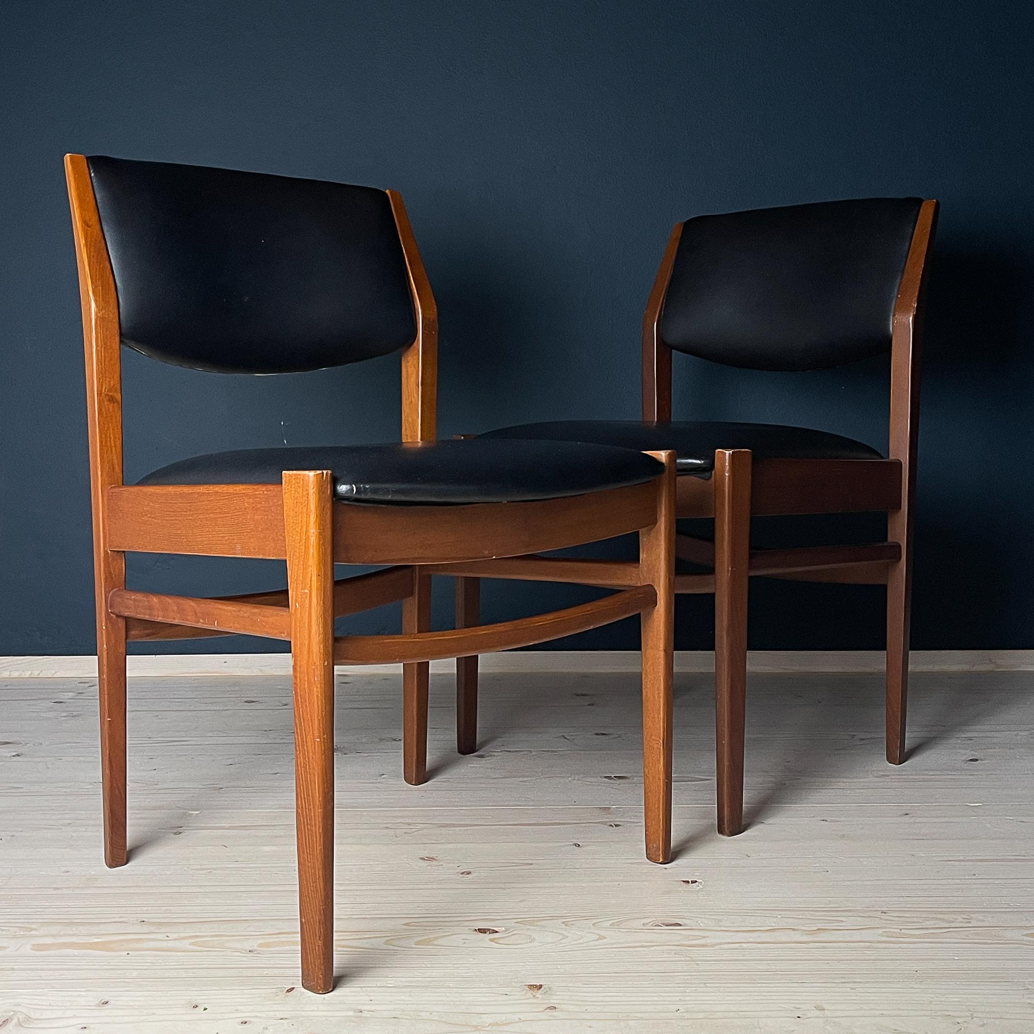 Mid-century dining chairs, Italy 1970s, Set of 2 For Sale 7