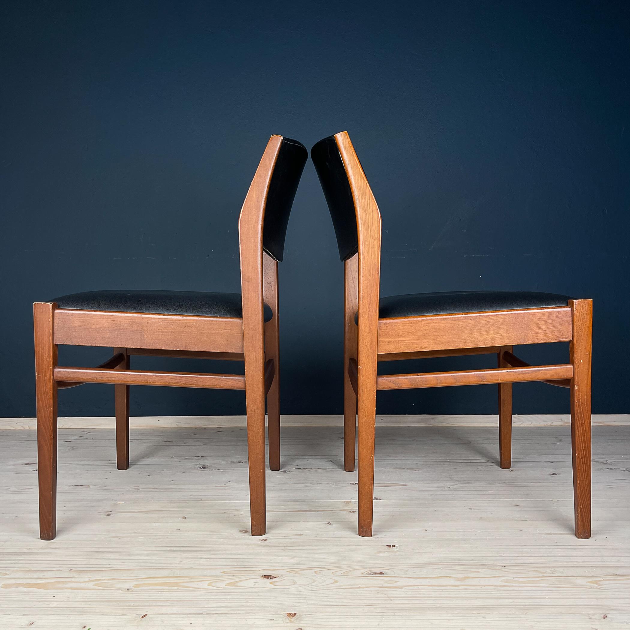 Mid-century dining chairs, Italy 1970s, Set of 2 In Good Condition For Sale In Miklavž Pri Taboru, SI