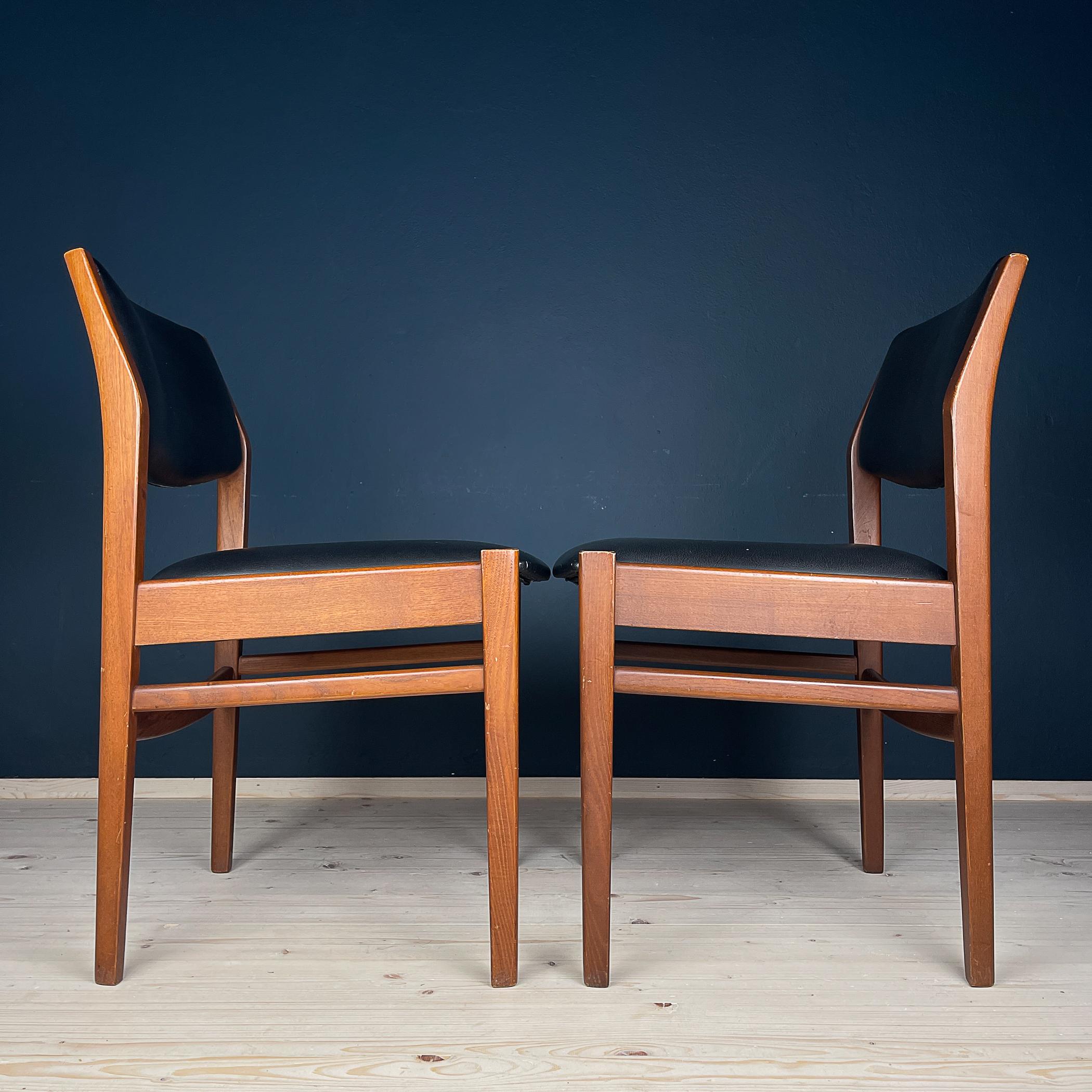 Mid-century dining chairs, Italy 1970s, Set of 2 For Sale 1