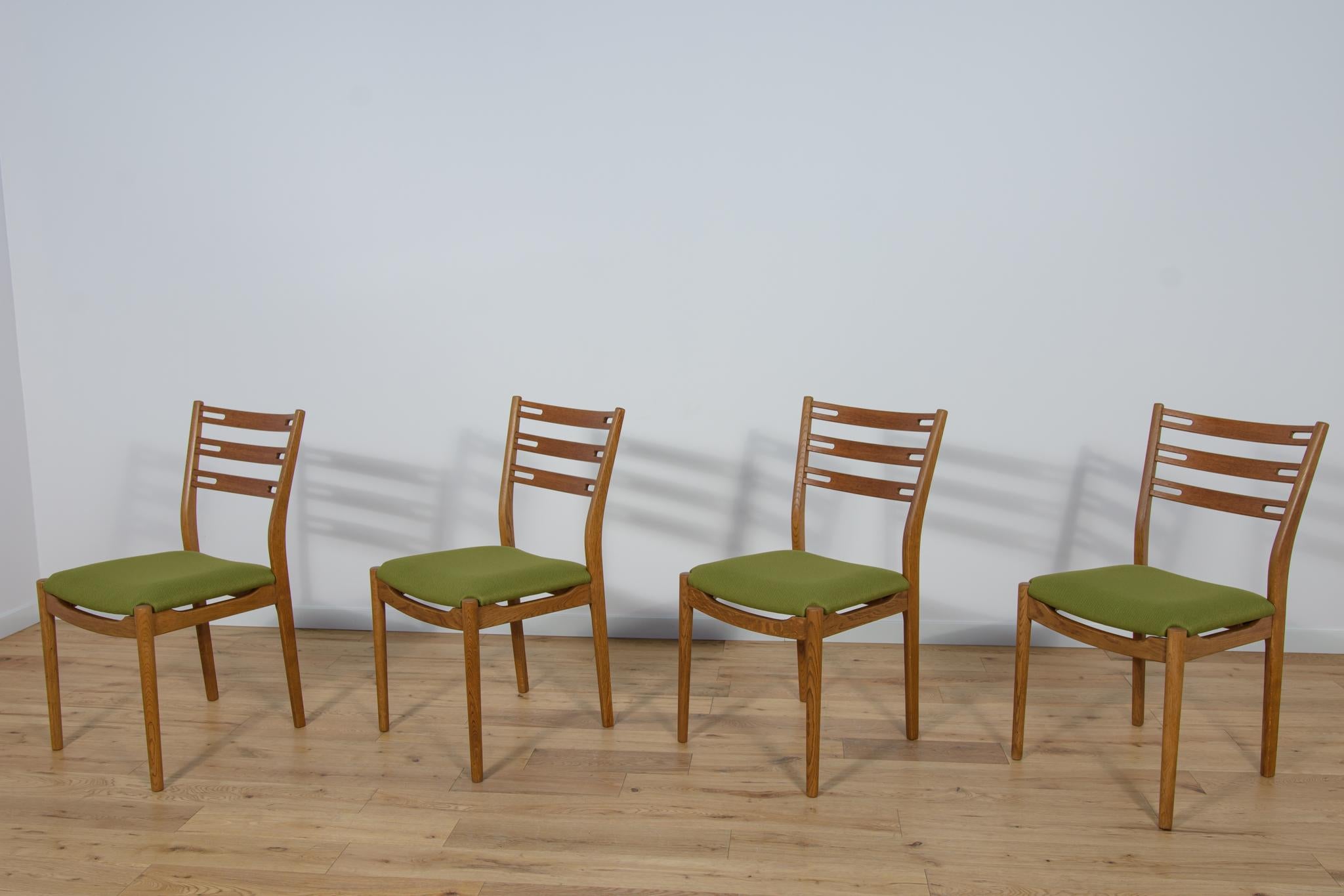 Chaises de salle à manger du milieu du siècle modèle 210 de Farstrup Furniture, années 1960, lot de 4 Excellent état - En vente à GNIEZNO, 30