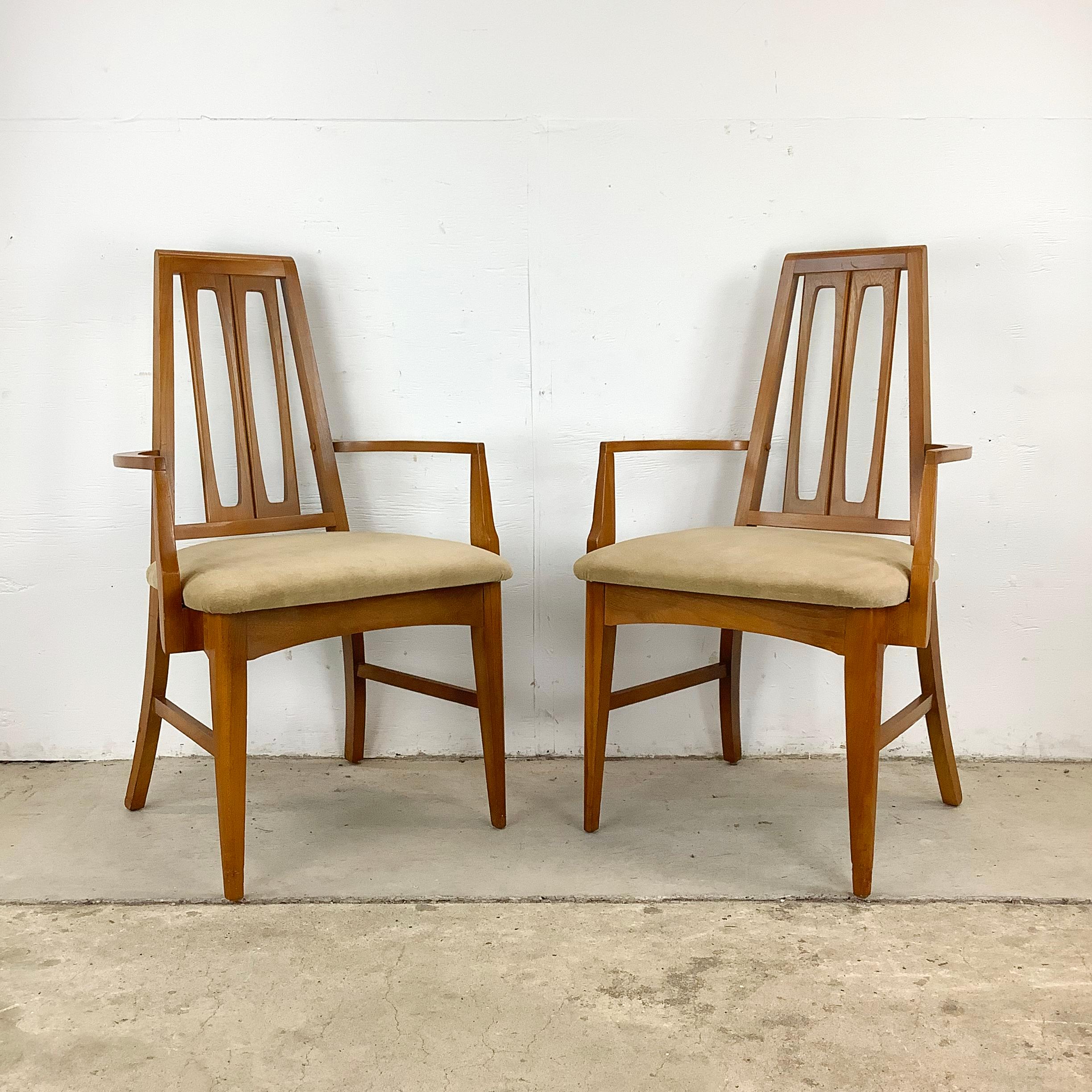 Esszimmerstühle aus der Mitte des Jahrhunderts von Young Manufacturing – Paar im Angebot 12